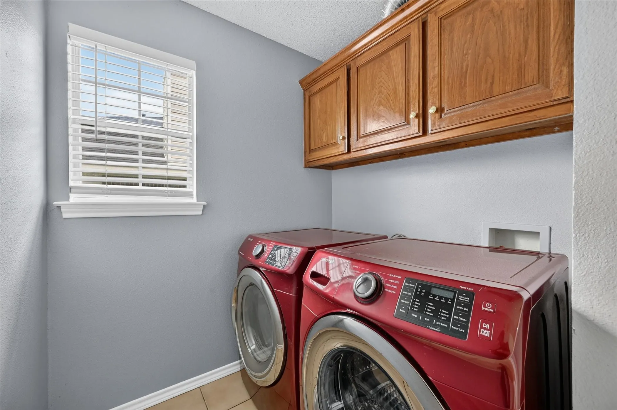 Single Family Residence For Sale in Denton County , 209 Pafford Street, Justin, Texas 76247, 2 Bedroom, 2 Bathroom, 1 Garage spaces, 1,166 Sqft, built in 1997, mls#21311385, Real Estate Agent in Justin, Homes For Sale in Denton county, Homes For Sale in Justin, Realtor in Justin Texas, Real Estate Brokerage Independent Realty Texas, Luminita Cordes Realtor