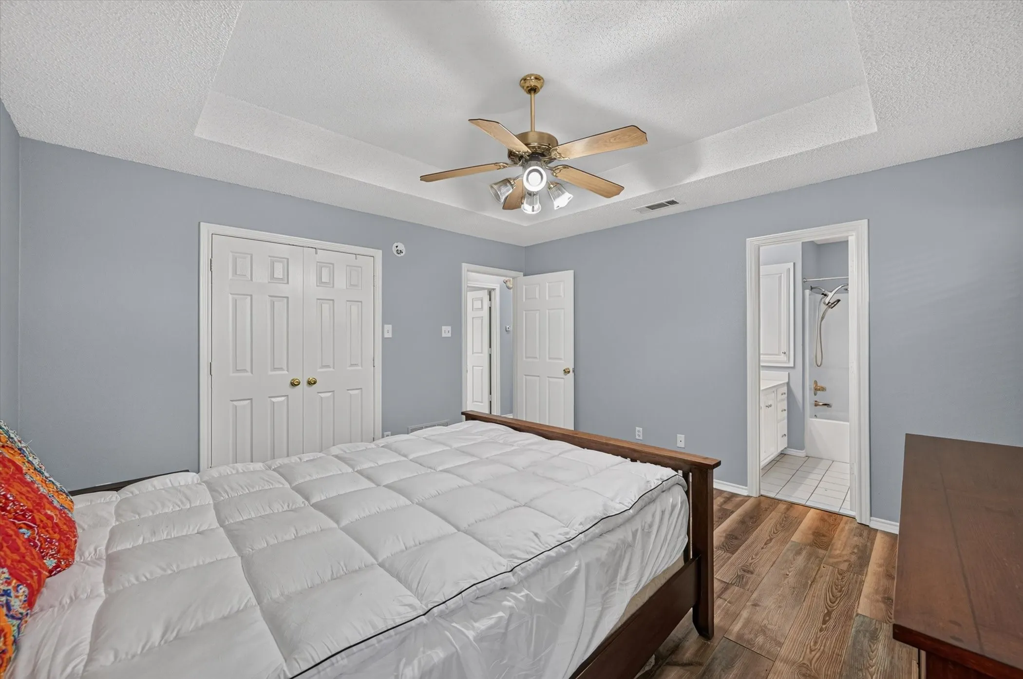 Single Family Residence For Sale in Denton County , 209 Pafford Street, Justin, Texas 76247, 2 Bedroom, 2 Bathroom, 1 Garage spaces, 1,166 Sqft, built in 1997, mls#21311385, Real Estate Agent in Justin, Homes For Sale in Denton county, Homes For Sale in Justin, Realtor in Justin Texas, Real Estate Brokerage Independent Realty Texas, Luminita Cordes Realtor
