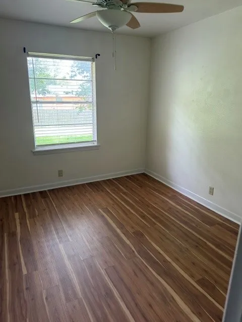 Single Family Residence For Rent in Grayson County , 1402 Hillcrest Drive, Sherman, Texas 75092, 3 Bedroom, 1 Bathroom, 2 Garage spaces, 1,216 Sqft, built in 1959, mls#21308994, Real Estate Agent in Sherman, Homes For Rent in Grayson county, Homes For Rent in Sherman, Realtor in Sherman Texas, Real Estate Brokerage Independent Realty Texas, Luminita Cordes Realtor