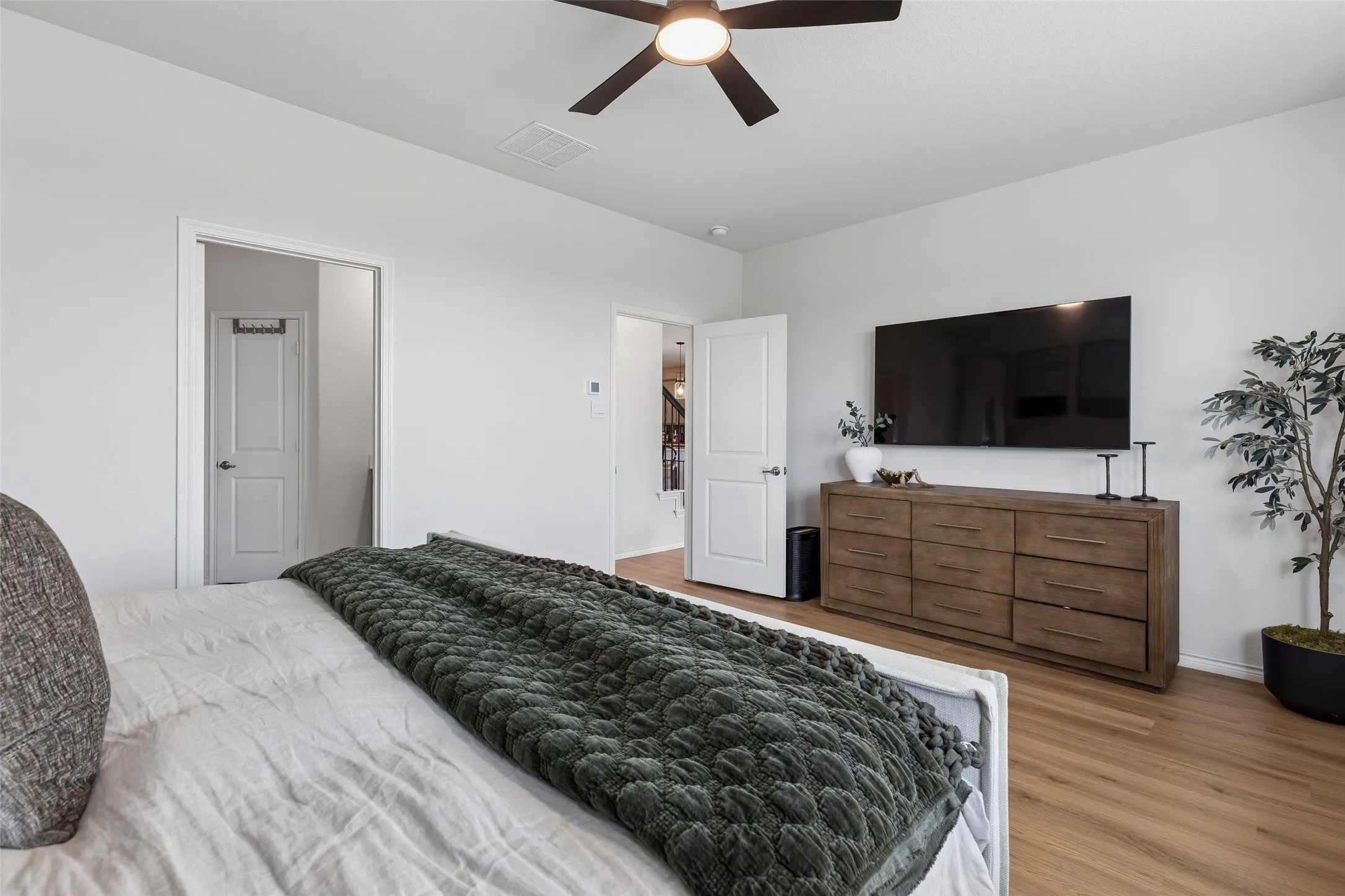 Single Family Residence For Sale in Collin County , 232 Penn Street, Anna, Texas 75409, 4 Bedroom, 4 Bathroom, 2 Garage spaces, 2,821 Sqft, built in 2023, mls#21304695, Real Estate Agent in Anna, Homes For Sale in Collin county, Homes For Sale in Anna, Realtor in Anna Texas, Real Estate Brokerage Independent Realty Texas, Luminita Cordes Realtor