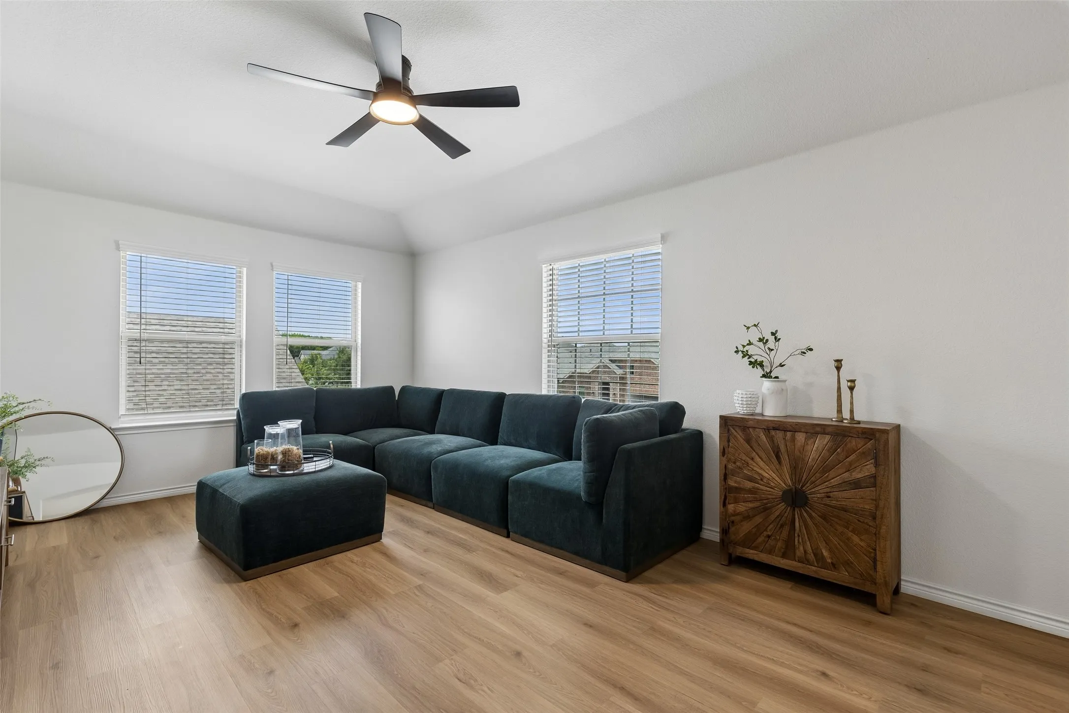 Single Family Residence For Sale in Collin County , 232 Penn Street, Anna, Texas 75409, 4 Bedroom, 4 Bathroom, 2 Garage spaces, 2,821 Sqft, built in 2023, mls#21304695, Real Estate Agent in Anna, Homes For Sale in Collin county, Homes For Sale in Anna, Realtor in Anna Texas, Real Estate Brokerage Independent Realty Texas, Luminita Cordes Realtor