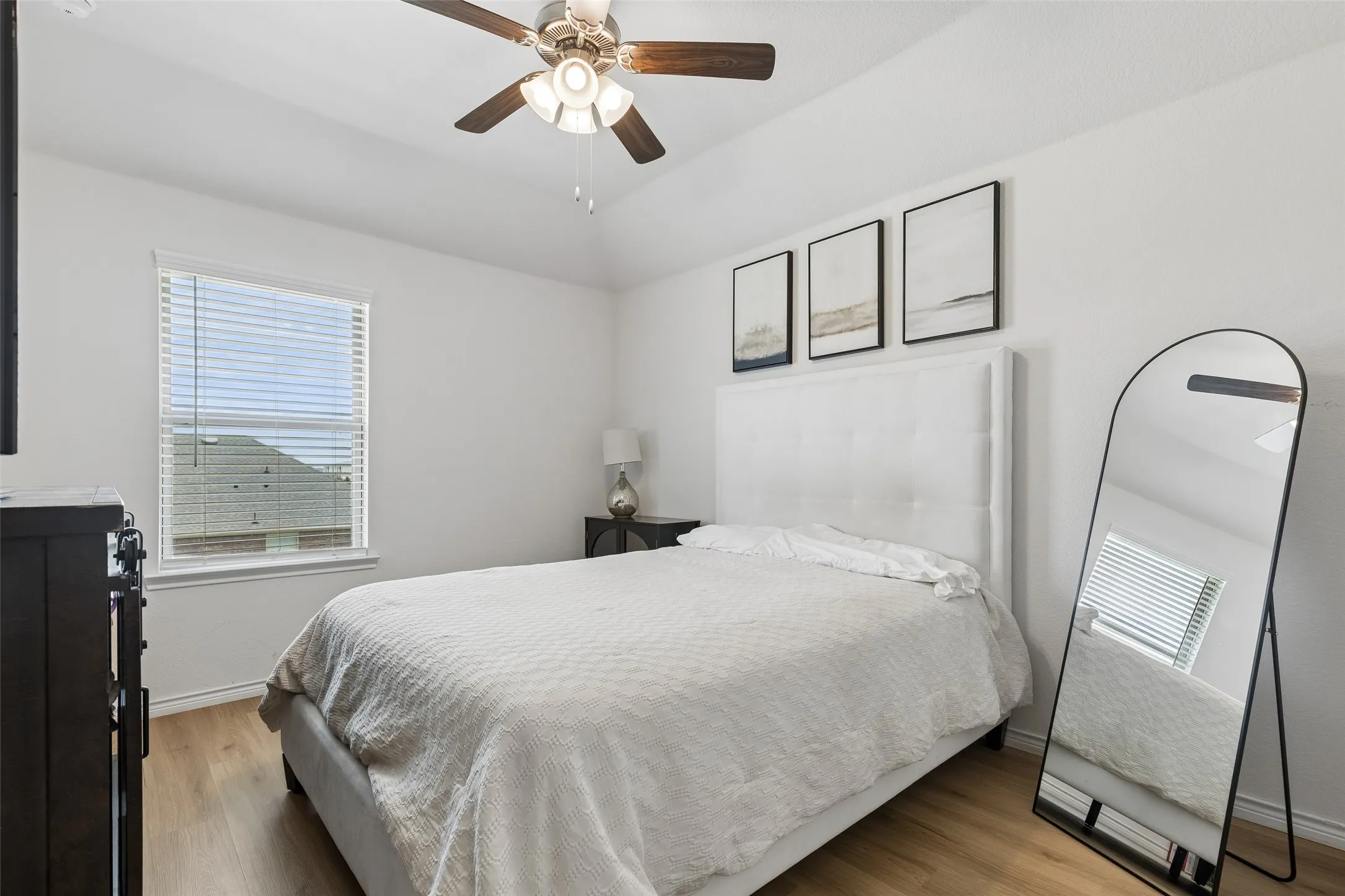 Single Family Residence For Sale in Collin County , 232 Penn Street, Anna, Texas 75409, 4 Bedroom, 4 Bathroom, 2 Garage spaces, 2,821 Sqft, built in 2023, mls#21304695, Real Estate Agent in Anna, Homes For Sale in Collin county, Homes For Sale in Anna, Realtor in Anna Texas, Real Estate Brokerage Independent Realty Texas, Luminita Cordes Realtor