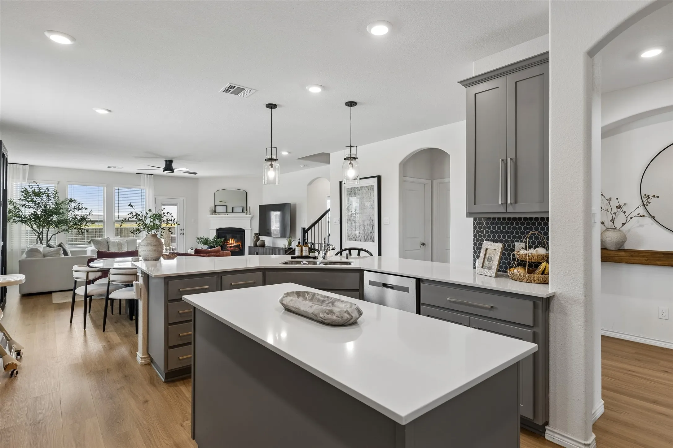 Single Family Residence For Sale in Collin County , 232 Penn Street, Anna, Texas 75409, 4 Bedroom, 4 Bathroom, 2 Garage spaces, 2,821 Sqft, built in 2023, mls#21304695, Real Estate Agent in Anna, Homes For Sale in Collin county, Homes For Sale in Anna, Realtor in Anna Texas, Real Estate Brokerage Independent Realty Texas, Luminita Cordes Realtor