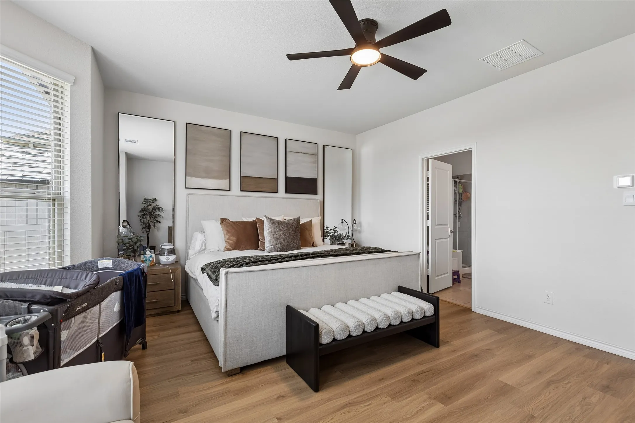Single Family Residence For Sale in Collin County , 232 Penn Street, Anna, Texas 75409, 4 Bedroom, 4 Bathroom, 2 Garage spaces, 2,821 Sqft, built in 2023, mls#21304695, Real Estate Agent in Anna, Homes For Sale in Collin county, Homes For Sale in Anna, Realtor in Anna Texas, Real Estate Brokerage Independent Realty Texas, Luminita Cordes Realtor