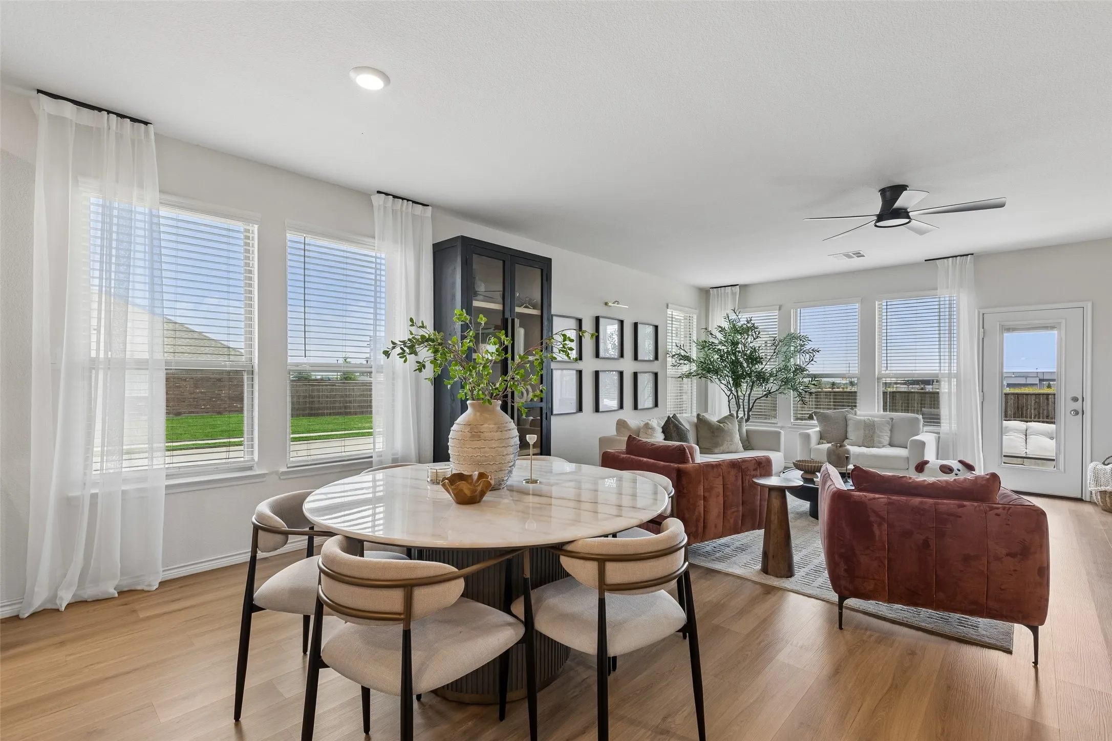 Single Family Residence For Sale in Collin County , 232 Penn Street, Anna, Texas 75409, 4 Bedroom, 4 Bathroom, 2 Garage spaces, 2,821 Sqft, built in 2023, mls#21304695, Real Estate Agent in Anna, Homes For Sale in Collin county, Homes For Sale in Anna, Realtor in Anna Texas, Real Estate Brokerage Independent Realty Texas, Luminita Cordes Realtor