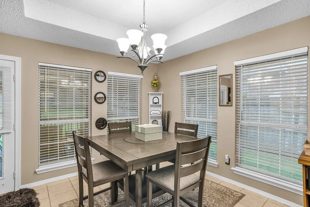 Single Family Residence For Sale in Tarrant County , 412 Glenbrook Drive, Kennedale, Texas 76060, 3 Bedroom, 2 Bathroom, 2 Garage spaces, 1,905 Sqft, built in 1996, mls#21309858, Real Estate Agent in Kennedale, Homes For Sale in Tarrant county, Homes For Sale in Kennedale, Realtor in Kennedale Texas, Real Estate Brokerage Independent Realty Texas, Luminita Cordes Realtor