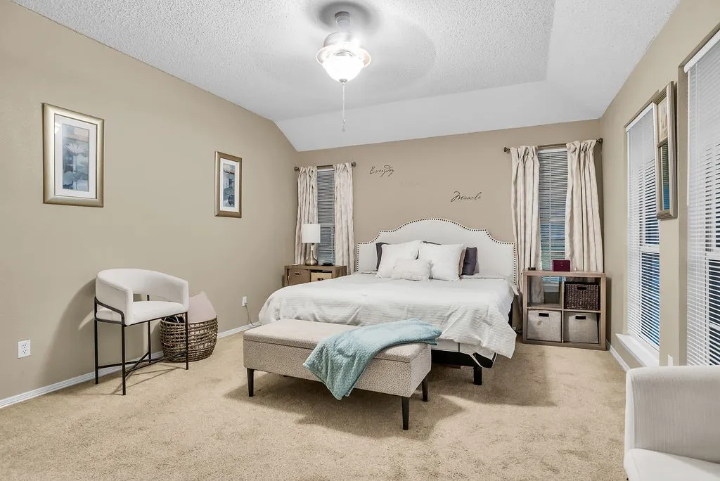 Single Family Residence For Sale in Tarrant County , 412 Glenbrook Drive, Kennedale, Texas 76060, 3 Bedroom, 2 Bathroom, 2 Garage spaces, 1,905 Sqft, built in 1996, mls#21309858, Real Estate Agent in Kennedale, Homes For Sale in Tarrant county, Homes For Sale in Kennedale, Realtor in Kennedale Texas, Real Estate Brokerage Independent Realty Texas, Luminita Cordes Realtor