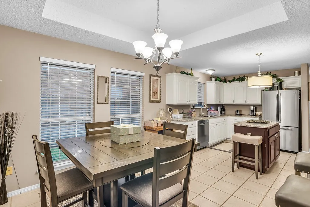 Single Family Residence For Sale in Tarrant County , 412 Glenbrook Drive, Kennedale, Texas 76060, 3 Bedroom, 2 Bathroom, 2 Garage spaces, 1,905 Sqft, built in 1996, mls#21309858, Real Estate Agent in Kennedale, Homes For Sale in Tarrant county, Homes For Sale in Kennedale, Realtor in Kennedale Texas, Real Estate Brokerage Independent Realty Texas, Luminita Cordes Realtor