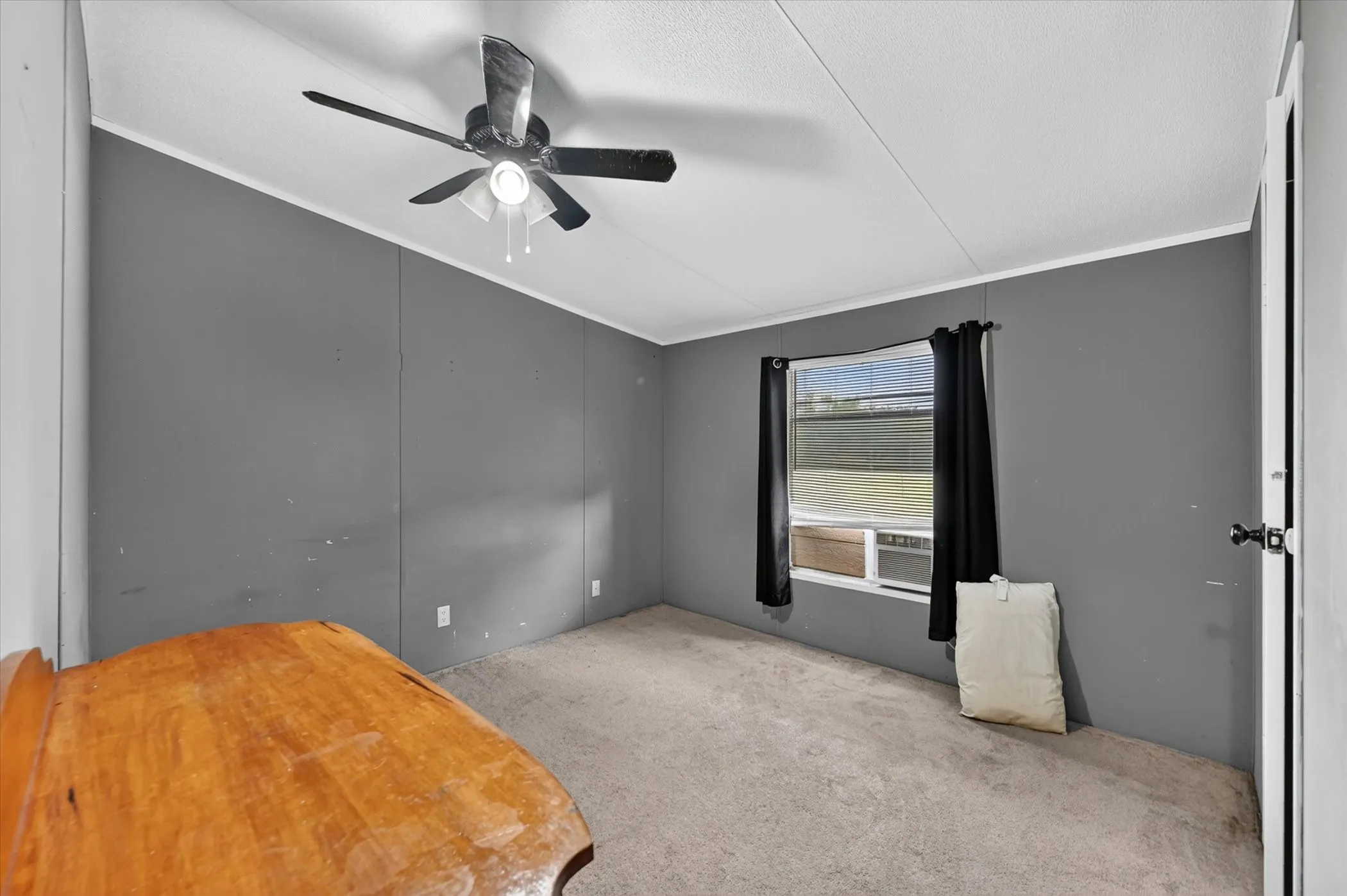 Mobile Home For Sale in Johnson County , 8316 County Road 508, Alvarado, Texas 76009, 3 Bedroom, 2 Bathroom, Garage spaces, 1,568 Sqft, built in 1994, mls#21298393, Real Estate Agent in Alvarado, Homes For Sale in Johnson county, Homes For Sale in Alvarado, Realtor in Alvarado Texas, Real Estate Brokerage Independent Realty Texas, Luminita Cordes Realtor
