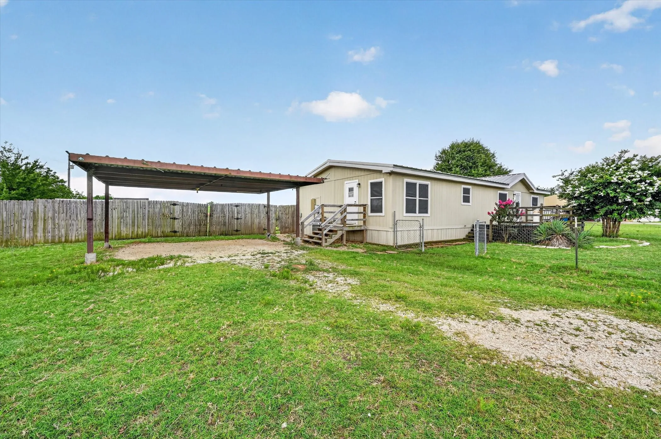 Mobile Home For Sale in Johnson County , 8316 County Road 508, Alvarado, Texas 76009, 3 Bedroom, 2 Bathroom, Garage spaces, 1,568 Sqft, built in 1994, mls#21298393, Real Estate Agent in Alvarado, Homes For Sale in Johnson county, Homes For Sale in Alvarado, Realtor in Alvarado Texas, Real Estate Brokerage Independent Realty Texas, Luminita Cordes Realtor