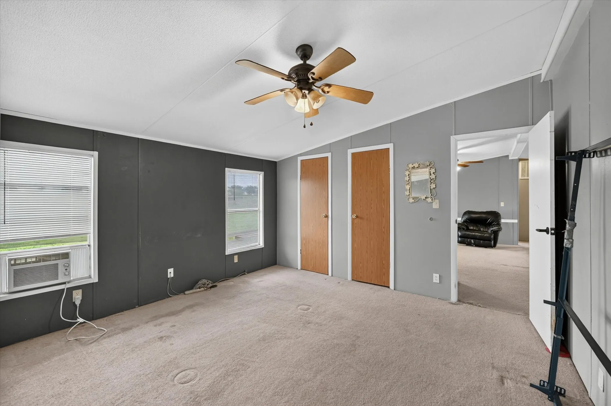 Mobile Home For Sale in Johnson County , 8316 County Road 508, Alvarado, Texas 76009, 3 Bedroom, 2 Bathroom, Garage spaces, 1,568 Sqft, built in 1994, mls#21298393, Real Estate Agent in Alvarado, Homes For Sale in Johnson county, Homes For Sale in Alvarado, Realtor in Alvarado Texas, Real Estate Brokerage Independent Realty Texas, Luminita Cordes Realtor