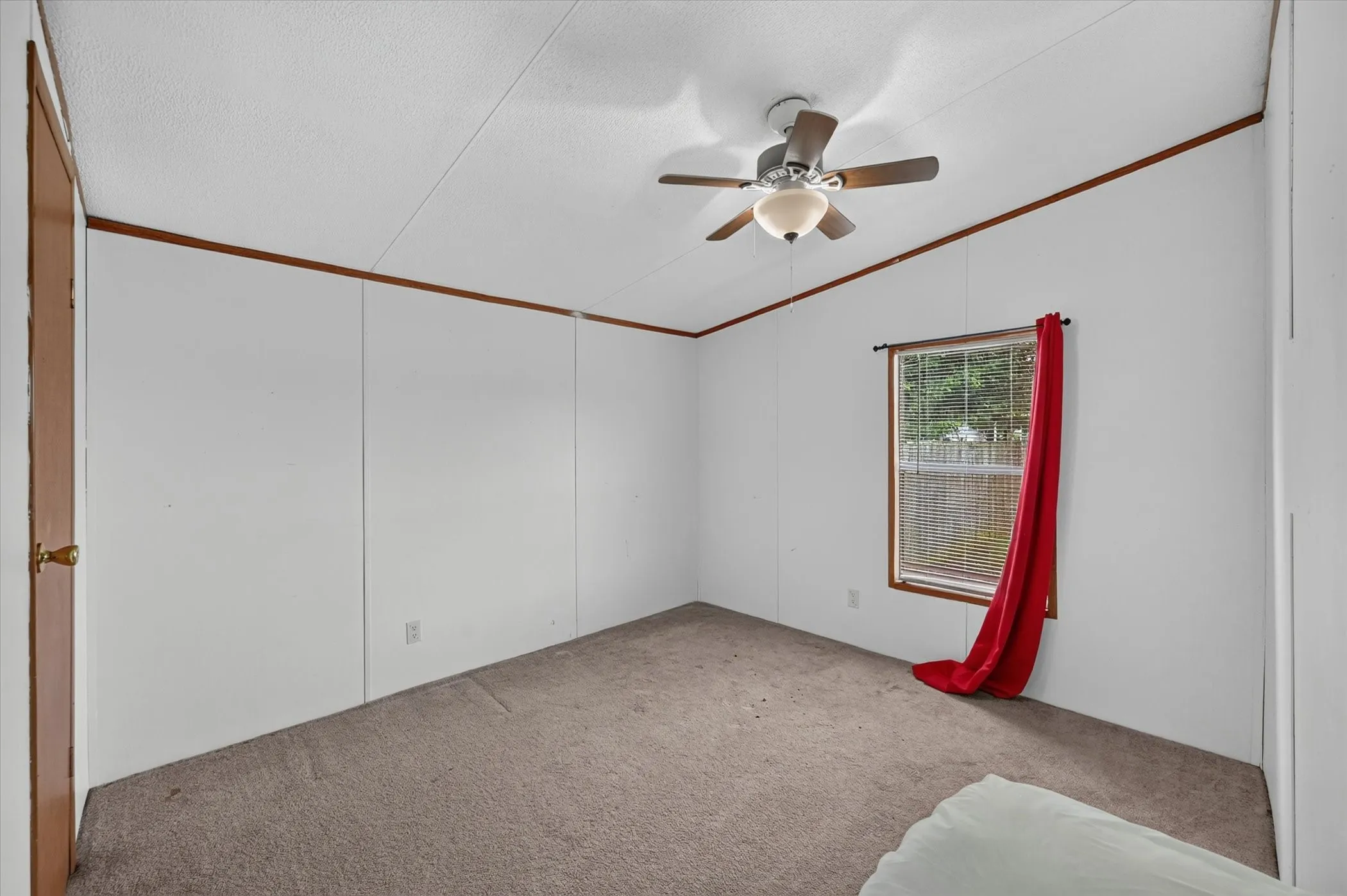 Mobile Home For Sale in Johnson County , 8316 County Road 508, Alvarado, Texas 76009, 3 Bedroom, 2 Bathroom, Garage spaces, 1,568 Sqft, built in 1994, mls#21298393, Real Estate Agent in Alvarado, Homes For Sale in Johnson county, Homes For Sale in Alvarado, Realtor in Alvarado Texas, Real Estate Brokerage Independent Realty Texas, Luminita Cordes Realtor