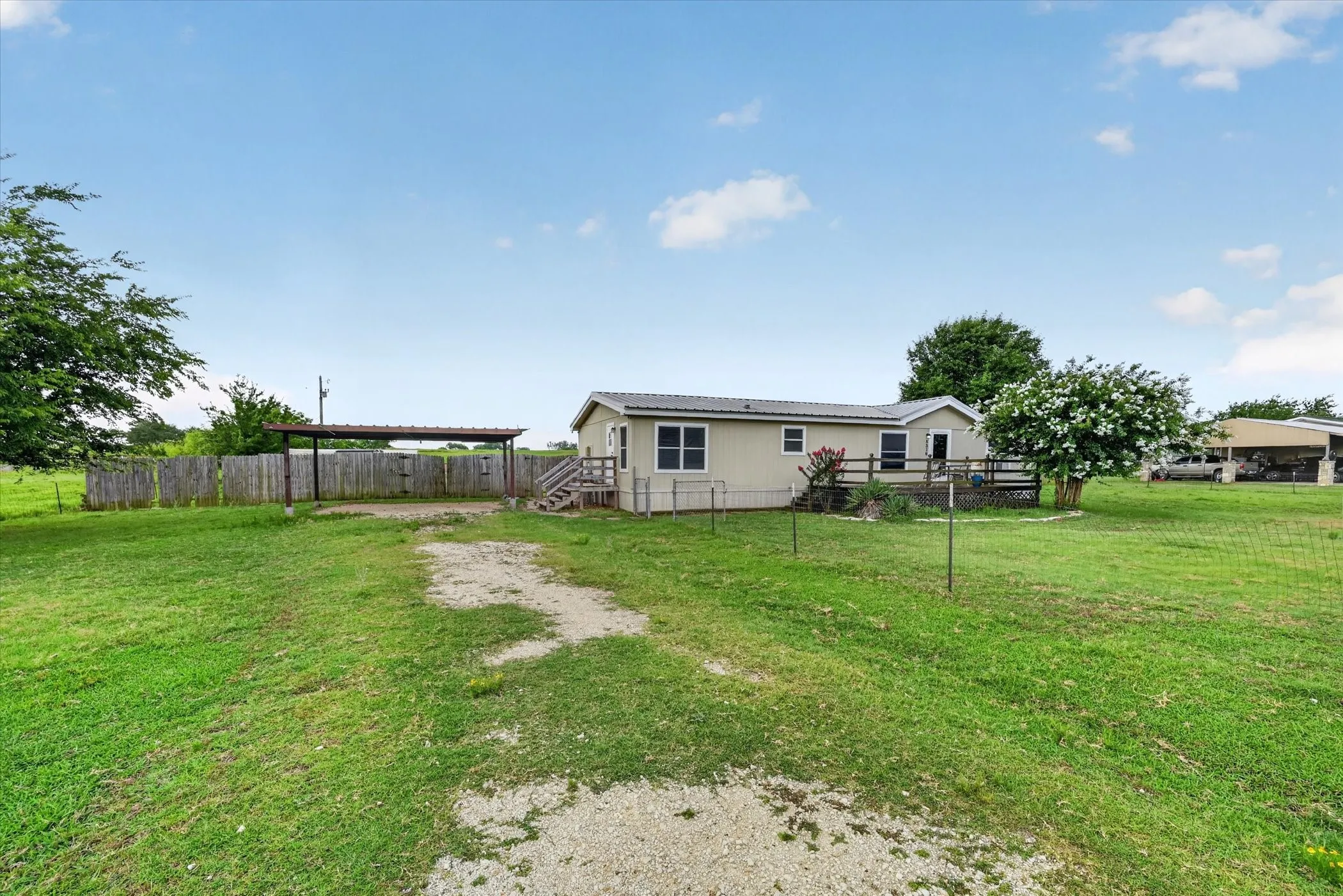 Mobile Home For Sale in Johnson County , 8316 County Road 508, Alvarado, Texas 76009, 3 Bedroom, 2 Bathroom, Garage spaces, 1,568 Sqft, built in 1994, mls#21298393, Real Estate Agent in Alvarado, Homes For Sale in Johnson county, Homes For Sale in Alvarado, Realtor in Alvarado Texas, Real Estate Brokerage Independent Realty Texas, Luminita Cordes Realtor