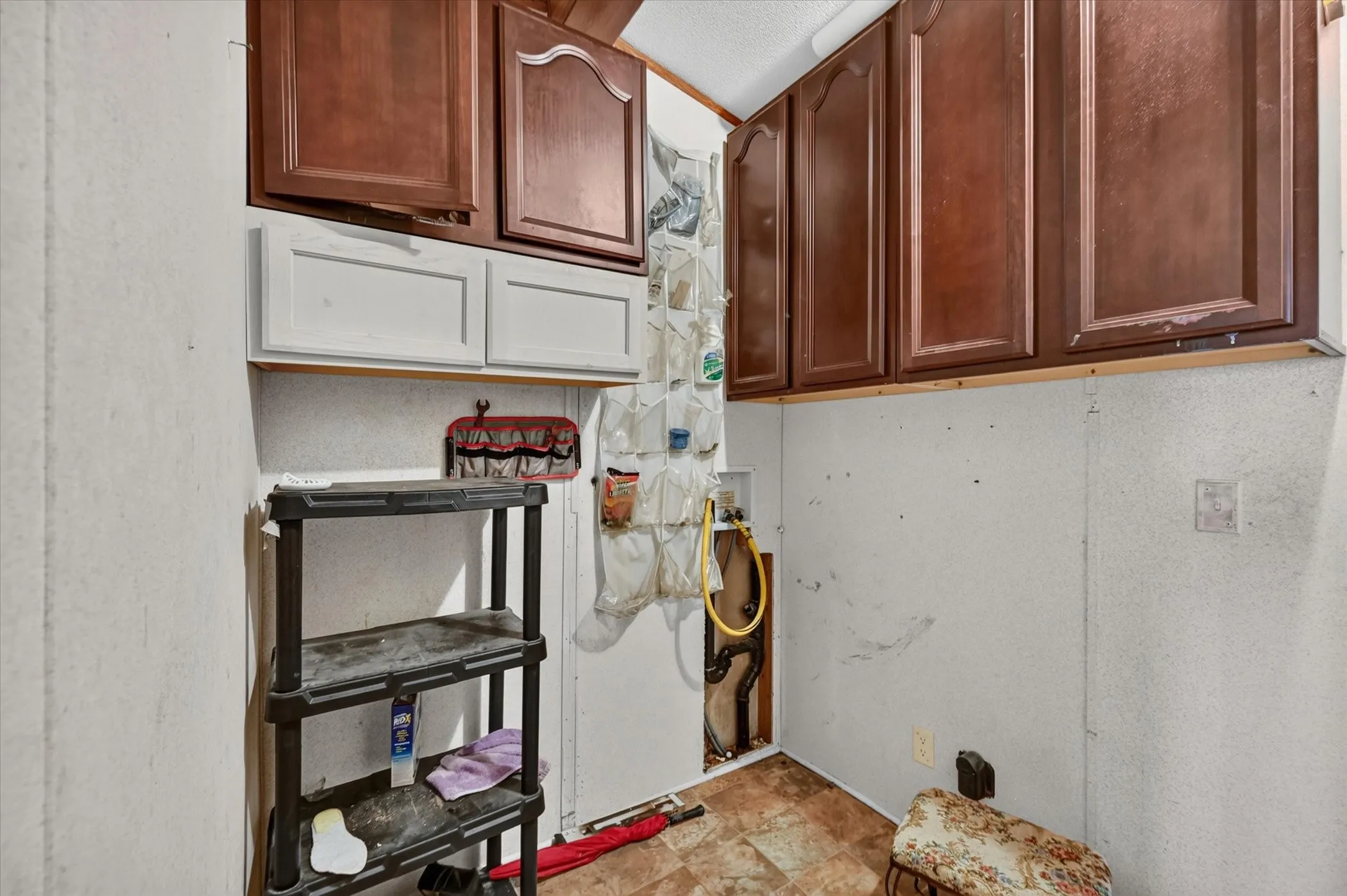 Mobile Home For Sale in Johnson County , 8316 County Road 508, Alvarado, Texas 76009, 3 Bedroom, 2 Bathroom, Garage spaces, 1,568 Sqft, built in 1994, mls#21298393, Real Estate Agent in Alvarado, Homes For Sale in Johnson county, Homes For Sale in Alvarado, Realtor in Alvarado Texas, Real Estate Brokerage Independent Realty Texas, Luminita Cordes Realtor