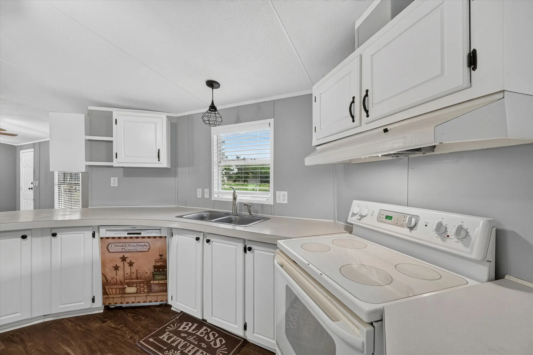 Mobile Home For Sale in Johnson County , 8316 County Road 508, Alvarado, Texas 76009, 3 Bedroom, 2 Bathroom, Garage spaces, 1,568 Sqft, built in 1994, mls#21298393, Real Estate Agent in Alvarado, Homes For Sale in Johnson county, Homes For Sale in Alvarado, Realtor in Alvarado Texas, Real Estate Brokerage Independent Realty Texas, Luminita Cordes Realtor