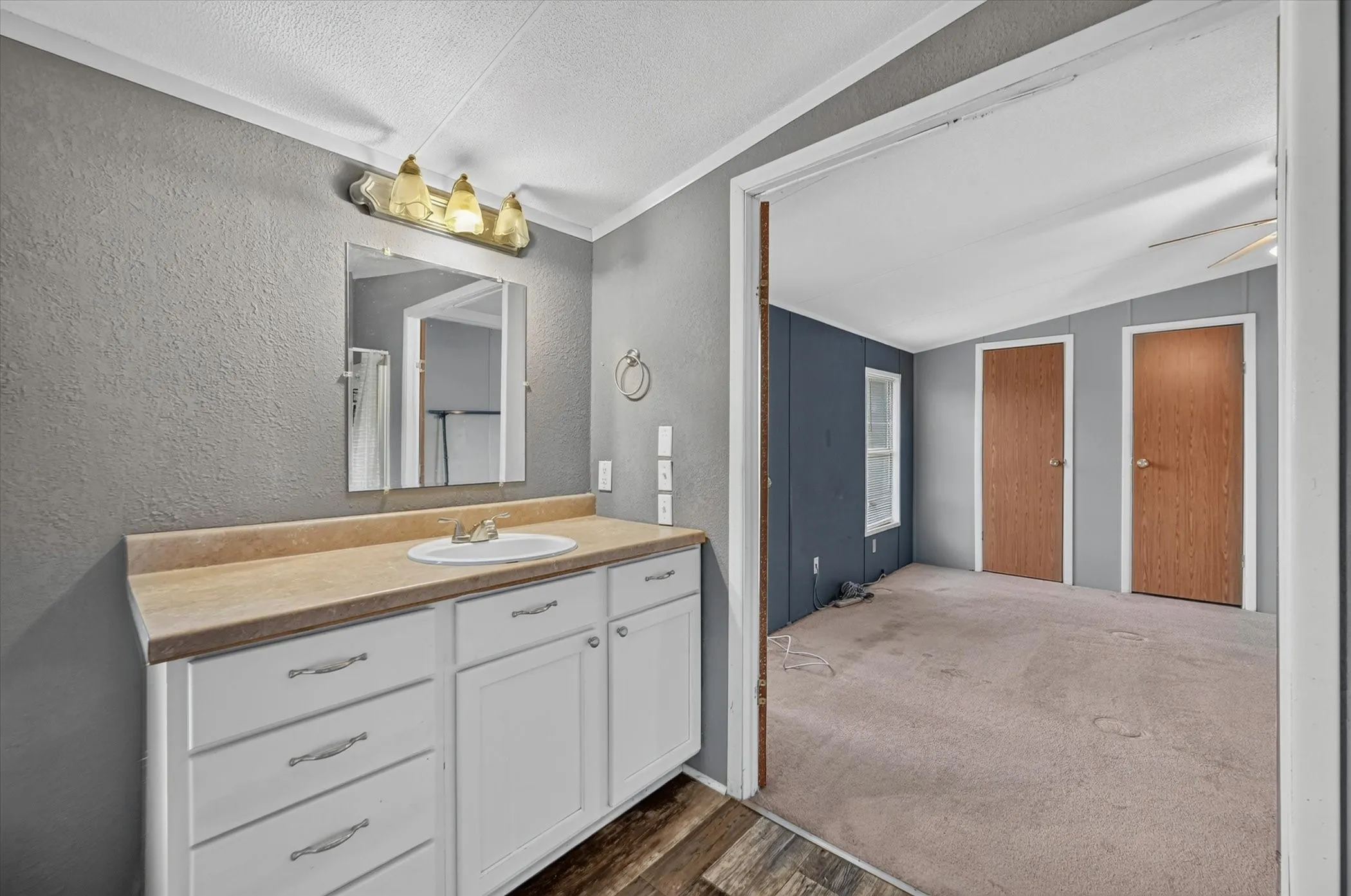 Mobile Home For Sale in Johnson County , 8316 County Road 508, Alvarado, Texas 76009, 3 Bedroom, 2 Bathroom, Garage spaces, 1,568 Sqft, built in 1994, mls#21298393, Real Estate Agent in Alvarado, Homes For Sale in Johnson county, Homes For Sale in Alvarado, Realtor in Alvarado Texas, Real Estate Brokerage Independent Realty Texas, Luminita Cordes Realtor