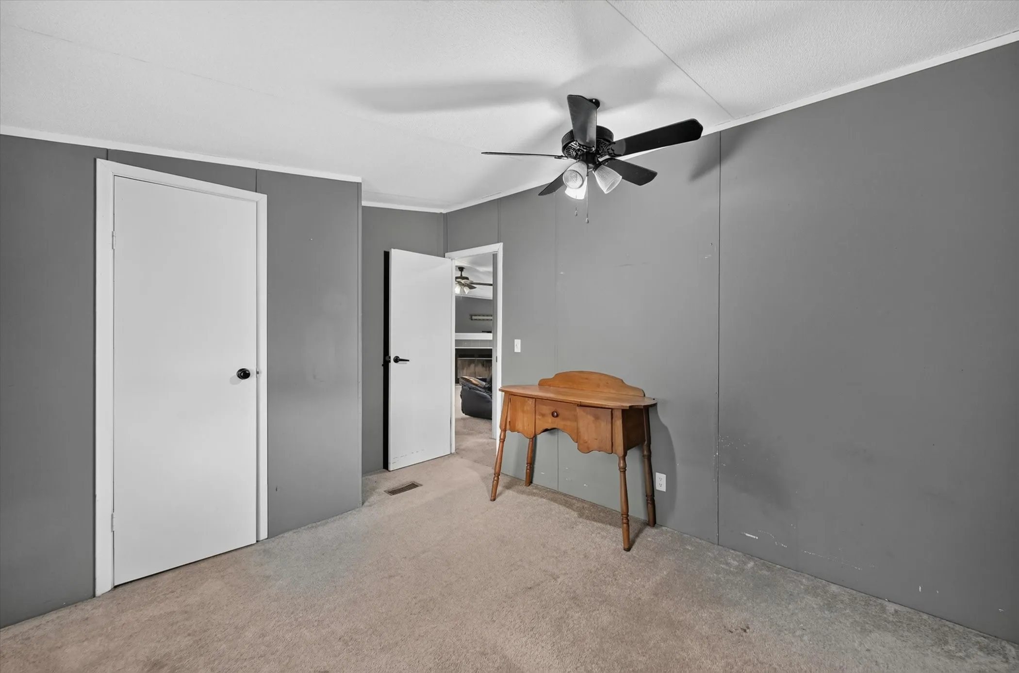 Mobile Home For Sale in Johnson County , 8316 County Road 508, Alvarado, Texas 76009, 3 Bedroom, 2 Bathroom, Garage spaces, 1,568 Sqft, built in 1994, mls#21298393, Real Estate Agent in Alvarado, Homes For Sale in Johnson county, Homes For Sale in Alvarado, Realtor in Alvarado Texas, Real Estate Brokerage Independent Realty Texas, Luminita Cordes Realtor