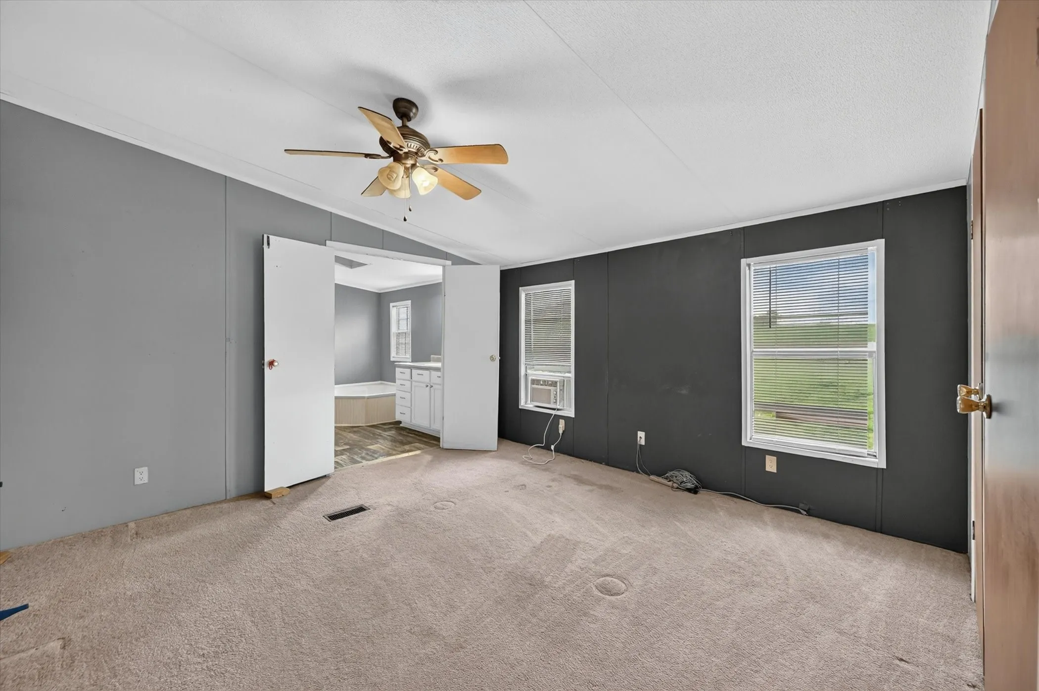 Mobile Home For Sale in Johnson County , 8316 County Road 508, Alvarado, Texas 76009, 3 Bedroom, 2 Bathroom, Garage spaces, 1,568 Sqft, built in 1994, mls#21298393, Real Estate Agent in Alvarado, Homes For Sale in Johnson county, Homes For Sale in Alvarado, Realtor in Alvarado Texas, Real Estate Brokerage Independent Realty Texas, Luminita Cordes Realtor