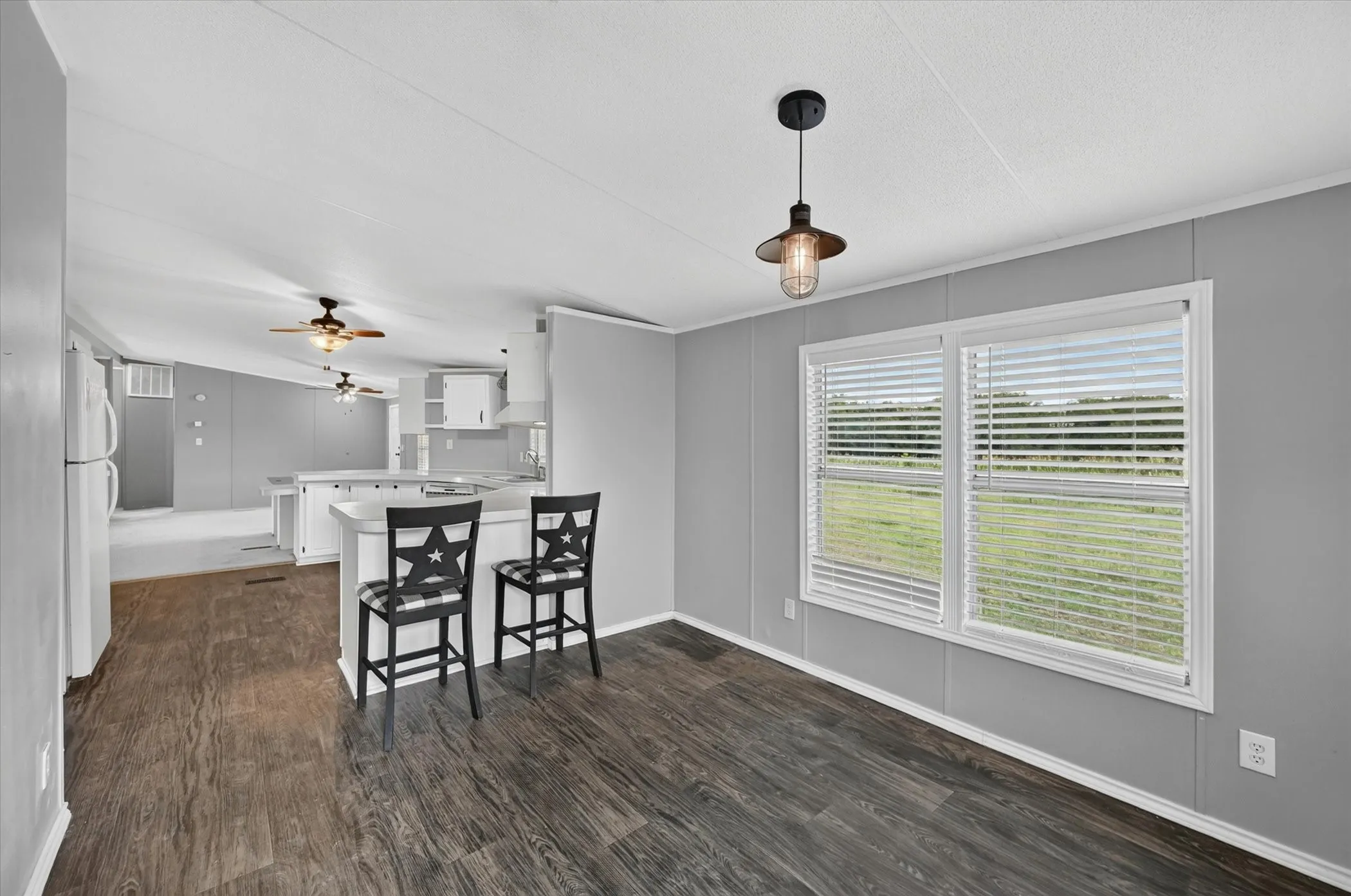 Mobile Home For Sale in Johnson County , 8316 County Road 508, Alvarado, Texas 76009, 3 Bedroom, 2 Bathroom, Garage spaces, 1,568 Sqft, built in 1994, mls#21298393, Real Estate Agent in Alvarado, Homes For Sale in Johnson county, Homes For Sale in Alvarado, Realtor in Alvarado Texas, Real Estate Brokerage Independent Realty Texas, Luminita Cordes Realtor