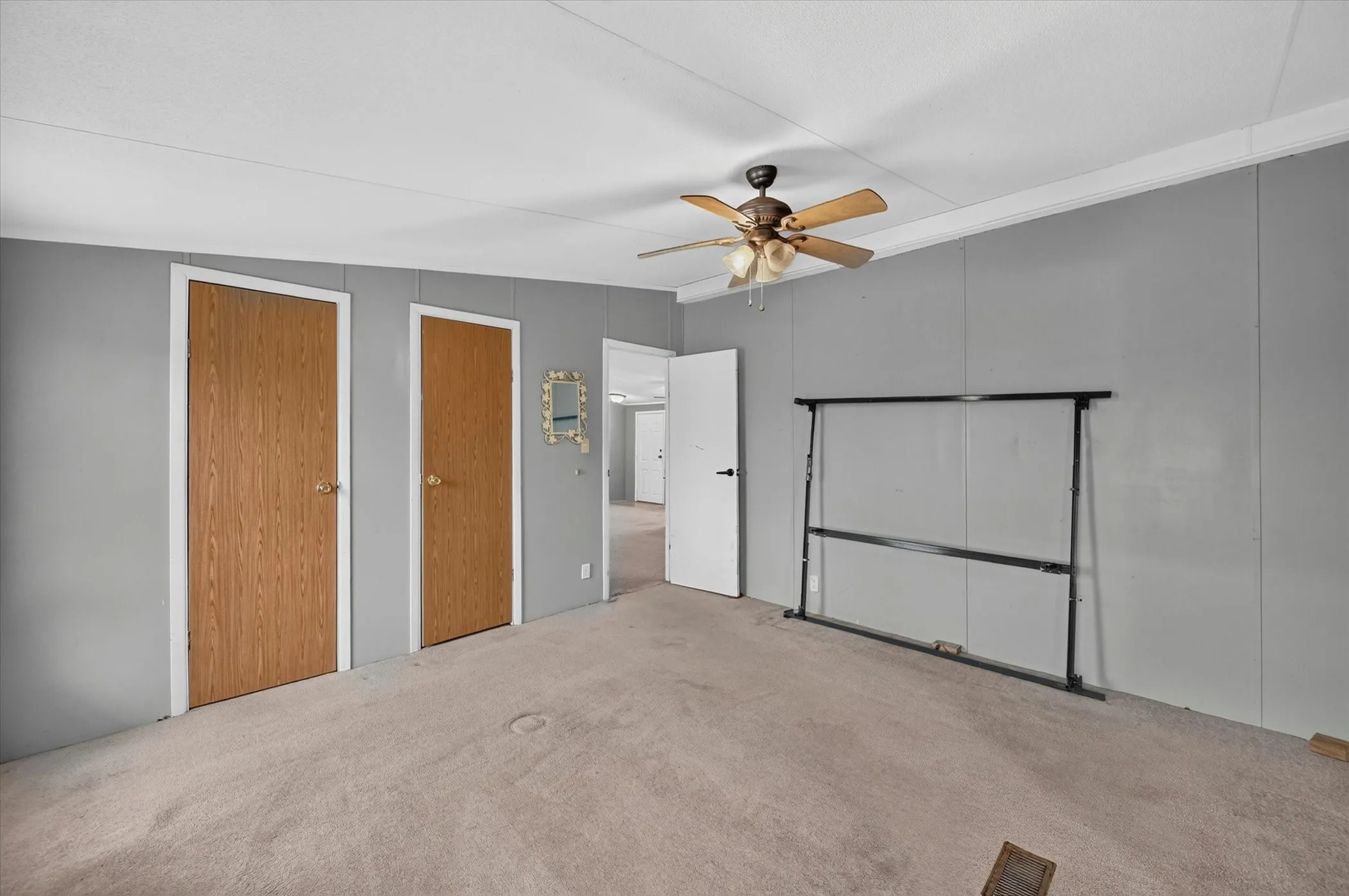 Mobile Home For Sale in Johnson County , 8316 County Road 508, Alvarado, Texas 76009, 3 Bedroom, 2 Bathroom, Garage spaces, 1,568 Sqft, built in 1994, mls#21298393, Real Estate Agent in Alvarado, Homes For Sale in Johnson county, Homes For Sale in Alvarado, Realtor in Alvarado Texas, Real Estate Brokerage Independent Realty Texas, Luminita Cordes Realtor