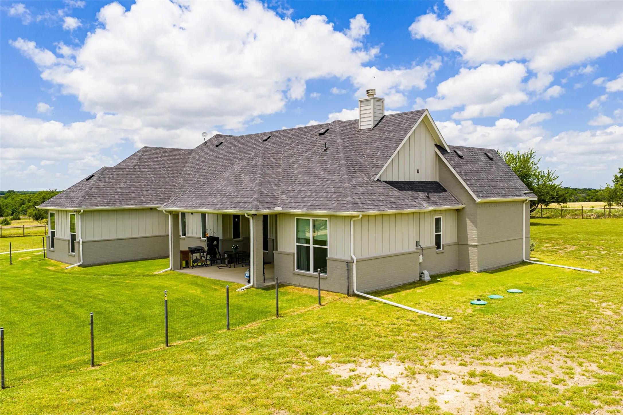 Single Family Residence For Sale in Ellis County , 761 Dovie Lane, Milford, Texas 76670, 3 Bedroom, 2 Bathroom, 2 Garage spaces, 2,410 Sqft, built in 2023, mls#21311036, Real Estate Agent in Milford, Homes For Sale in Ellis county, Homes For Sale in Milford, Realtor in Milford Texas, Real Estate Brokerage Independent Realty Texas, Luminita Cordes Realtor