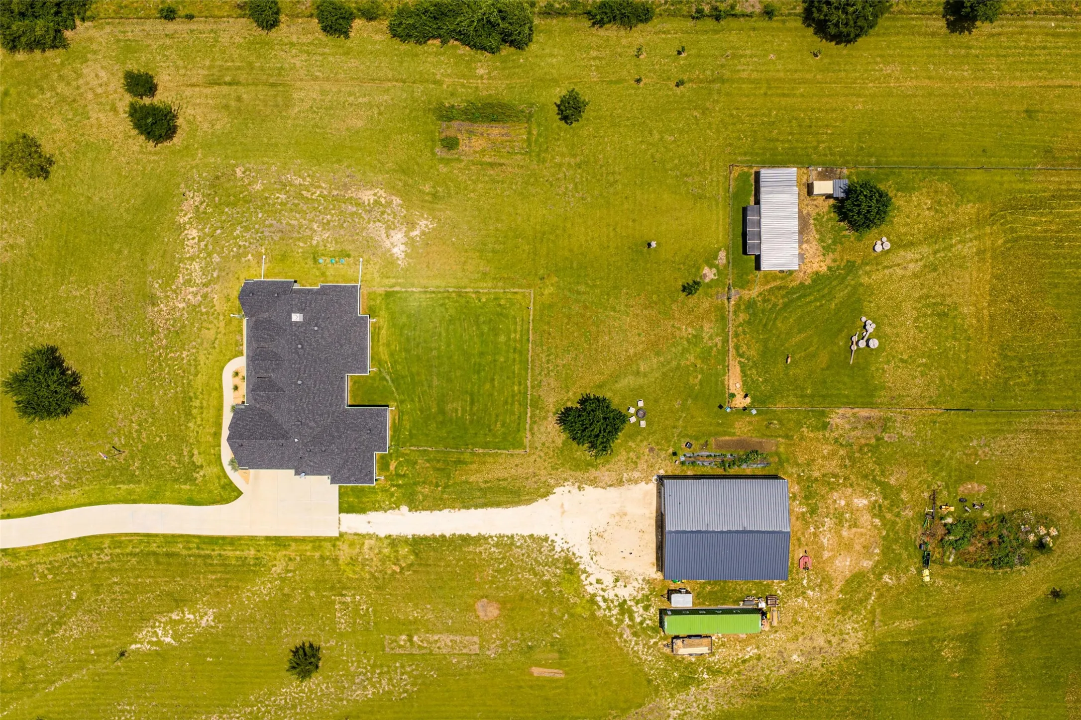 Single Family Residence For Sale in Ellis County , 761 Dovie Lane, Milford, Texas 76670, 3 Bedroom, 2 Bathroom, 2 Garage spaces, 2,410 Sqft, built in 2023, mls#21311036, Real Estate Agent in Milford, Homes For Sale in Ellis county, Homes For Sale in Milford, Realtor in Milford Texas, Real Estate Brokerage Independent Realty Texas, Luminita Cordes Realtor