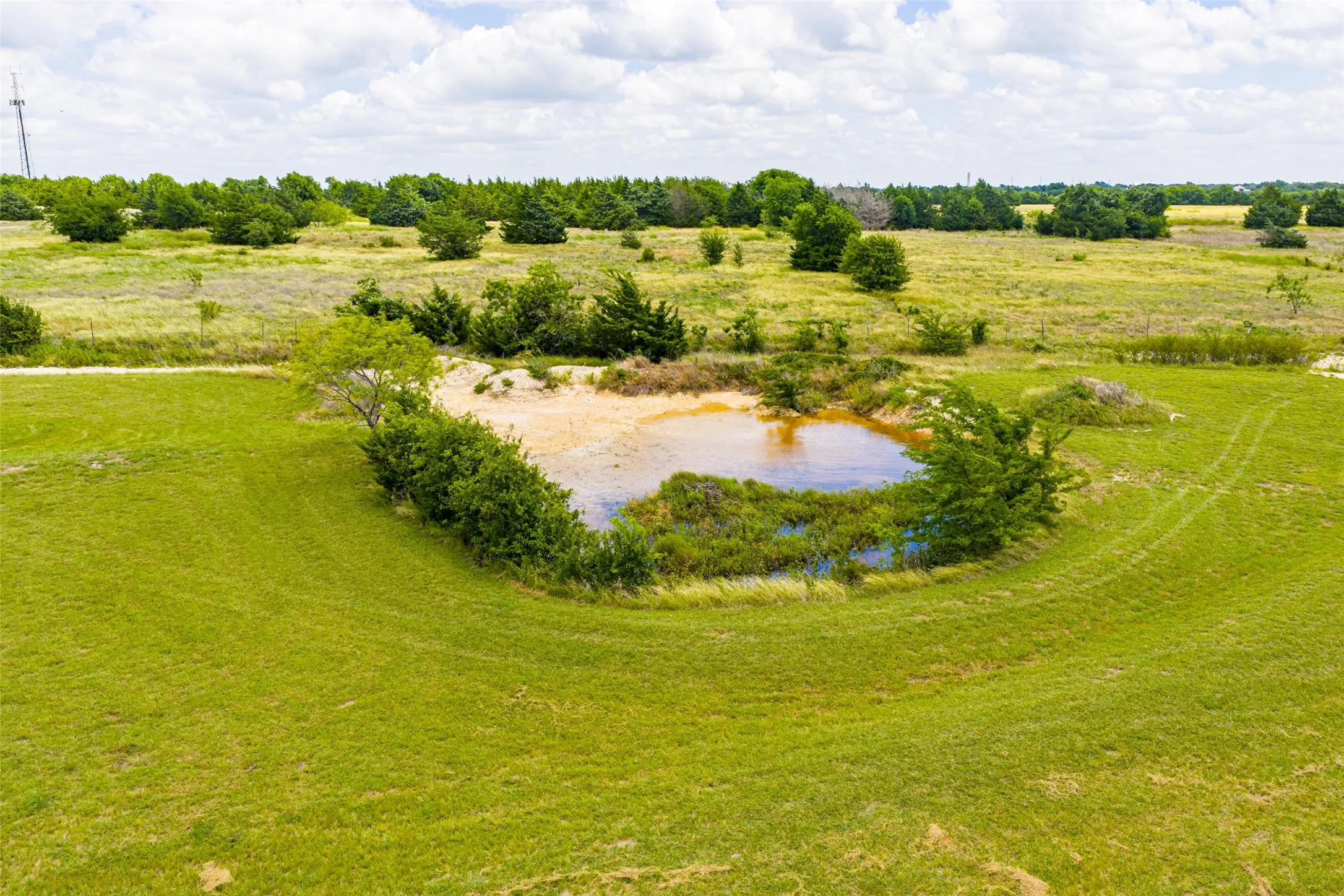 Single Family Residence For Sale in Ellis County , 761 Dovie Lane, Milford, Texas 76670, 3 Bedroom, 2 Bathroom, 2 Garage spaces, 2,410 Sqft, built in 2023, mls#21311036, Real Estate Agent in Milford, Homes For Sale in Ellis county, Homes For Sale in Milford, Realtor in Milford Texas, Real Estate Brokerage Independent Realty Texas, Luminita Cordes Realtor