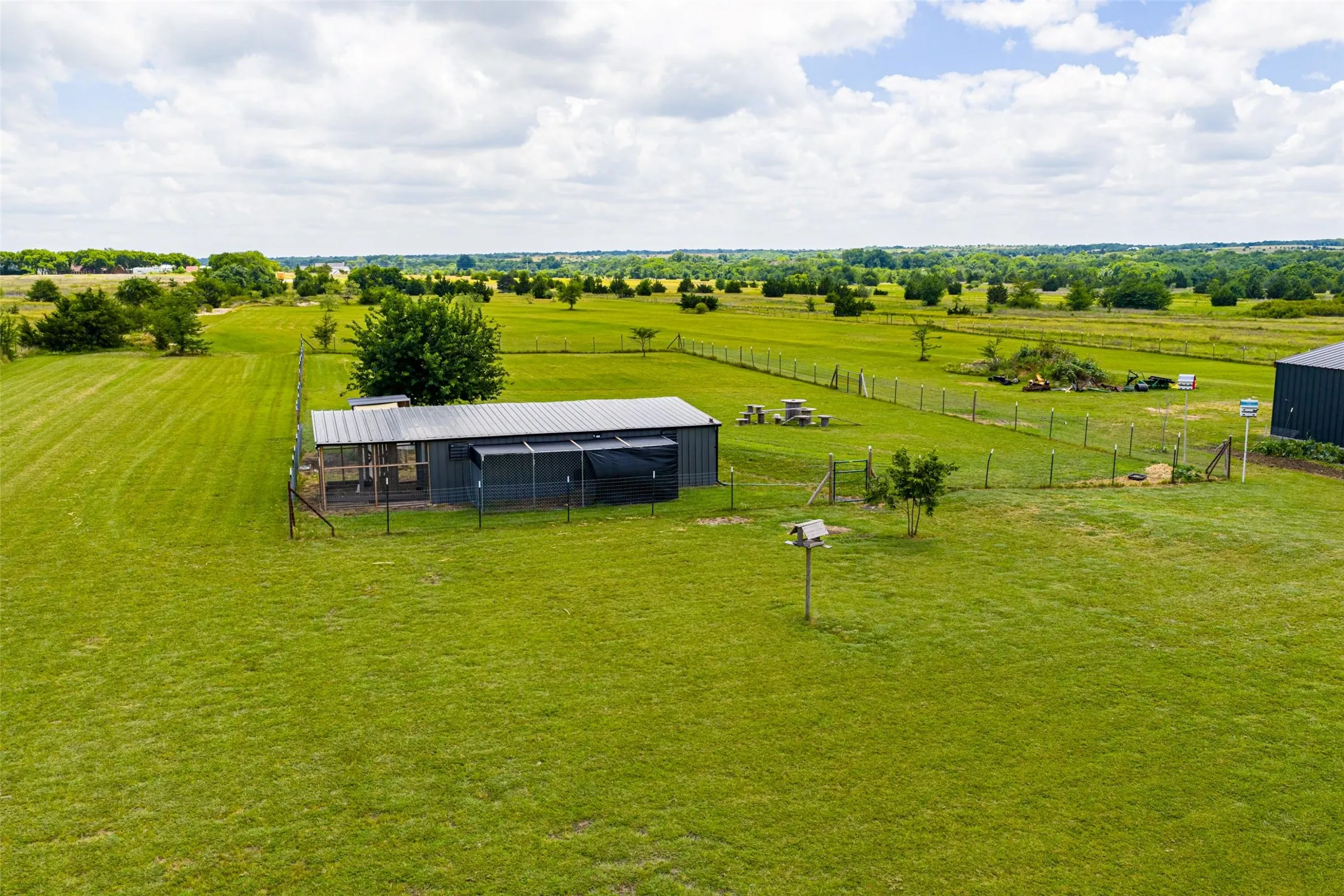 Single Family Residence For Sale in Ellis County , 761 Dovie Lane, Milford, Texas 76670, 3 Bedroom, 2 Bathroom, 2 Garage spaces, 2,410 Sqft, built in 2023, mls#21311036, Real Estate Agent in Milford, Homes For Sale in Ellis county, Homes For Sale in Milford, Realtor in Milford Texas, Real Estate Brokerage Independent Realty Texas, Luminita Cordes Realtor