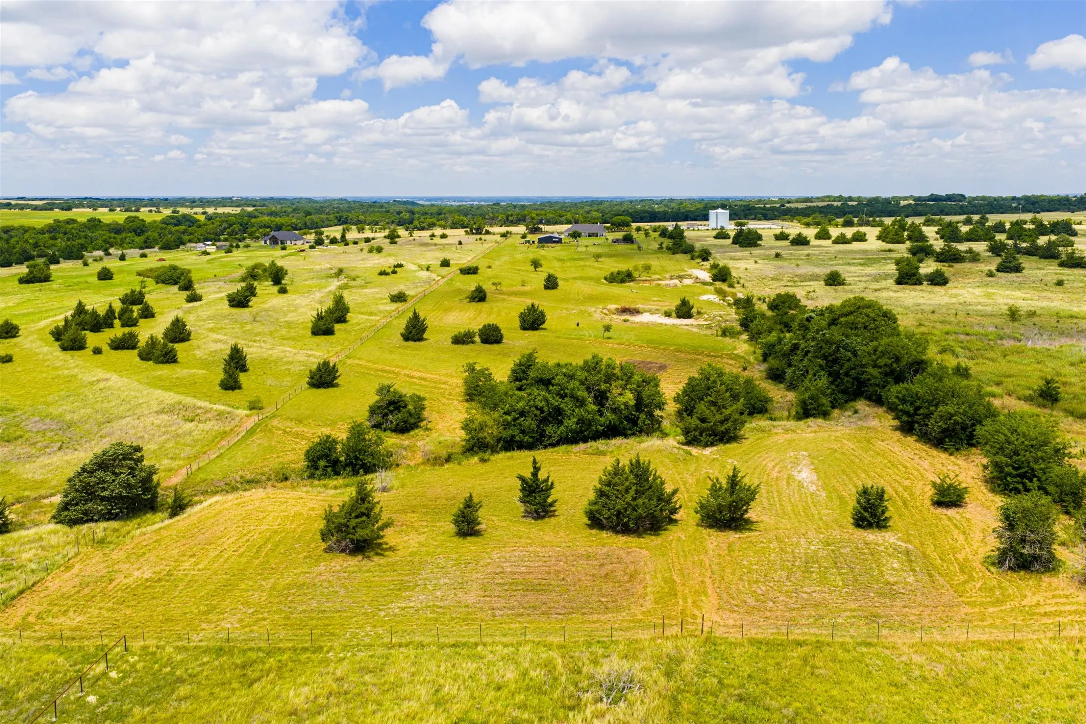 Single Family Residence For Sale in Ellis County , 761 Dovie Lane, Milford, Texas 76670, 3 Bedroom, 2 Bathroom, 2 Garage spaces, 2,410 Sqft, built in 2023, mls#21311036, Real Estate Agent in Milford, Homes For Sale in Ellis county, Homes For Sale in Milford, Realtor in Milford Texas, Real Estate Brokerage Independent Realty Texas, Luminita Cordes Realtor