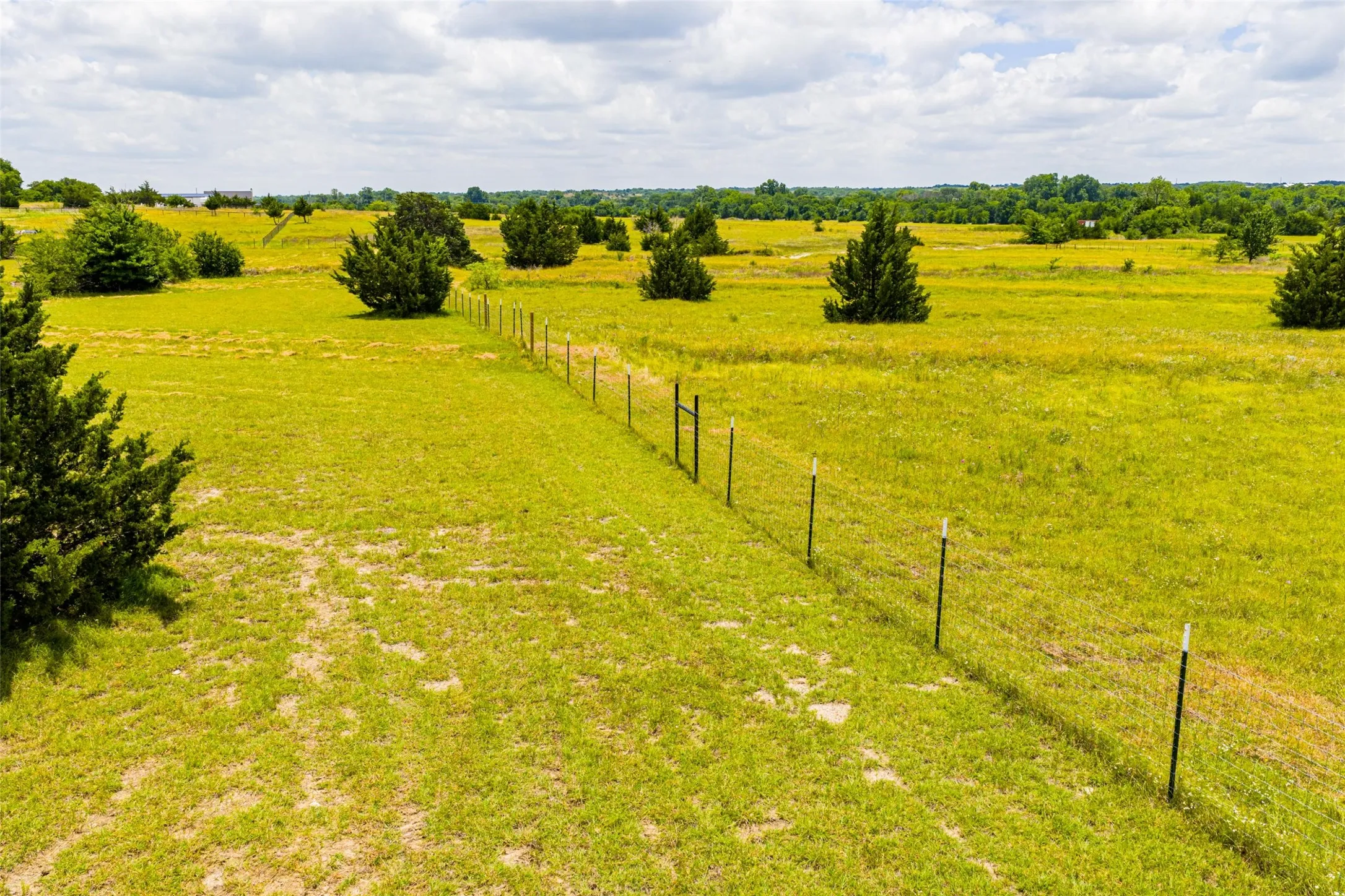 Single Family Residence For Sale in Ellis County , 761 Dovie Lane, Milford, Texas 76670, 3 Bedroom, 2 Bathroom, 2 Garage spaces, 2,410 Sqft, built in 2023, mls#21311036, Real Estate Agent in Milford, Homes For Sale in Ellis county, Homes For Sale in Milford, Realtor in Milford Texas, Real Estate Brokerage Independent Realty Texas, Luminita Cordes Realtor