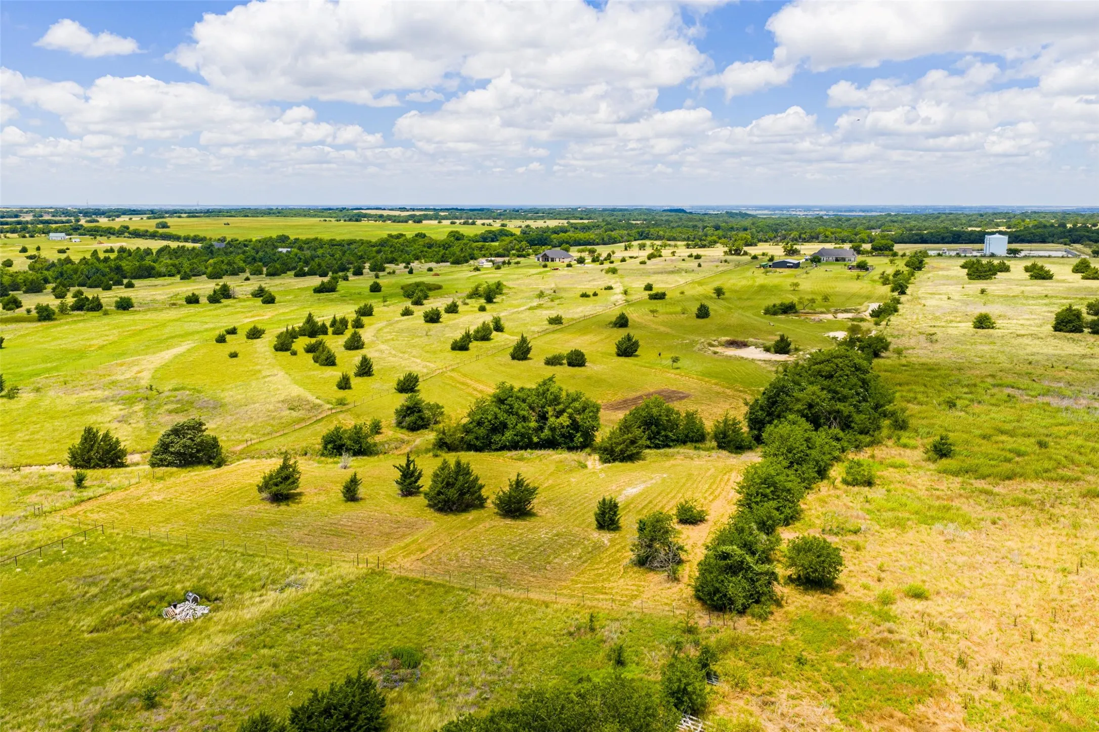 Single Family Residence For Sale in Ellis County , 761 Dovie Lane, Milford, Texas 76670, 3 Bedroom, 2 Bathroom, 2 Garage spaces, 2,410 Sqft, built in 2023, mls#21311036, Real Estate Agent in Milford, Homes For Sale in Ellis county, Homes For Sale in Milford, Realtor in Milford Texas, Real Estate Brokerage Independent Realty Texas, Luminita Cordes Realtor