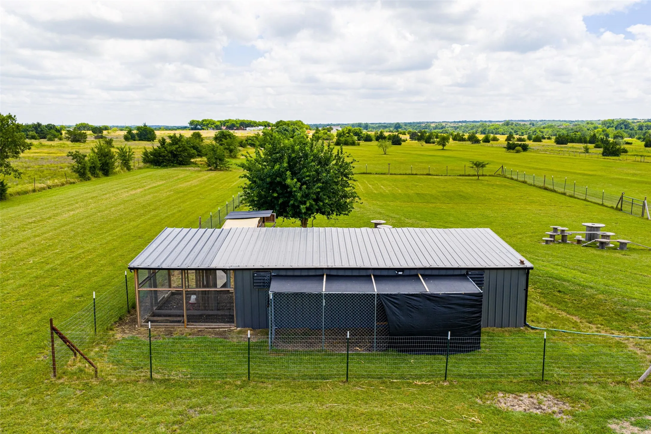 Single Family Residence For Sale in Ellis County , 761 Dovie Lane, Milford, Texas 76670, 3 Bedroom, 2 Bathroom, 2 Garage spaces, 2,410 Sqft, built in 2023, mls#21311036, Real Estate Agent in Milford, Homes For Sale in Ellis county, Homes For Sale in Milford, Realtor in Milford Texas, Real Estate Brokerage Independent Realty Texas, Luminita Cordes Realtor