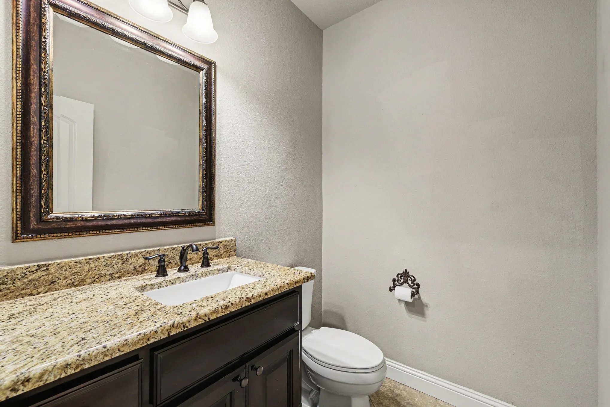 Single Family Residence For Sale in Grayson County , 2016 Fox Bend Trace, Gunter, Texas 75058, 4 Bedroom, 4 Bathroom, 3 Garage spaces, 3,308 Sqft, built in 2014, mls#21310646, Real Estate Agent in Gunter, Homes For Sale in Grayson county, Homes For Sale in Gunter, Realtor in Gunter Texas, Real Estate Brokerage Independent Realty Texas, Luminita Cordes Realtor
