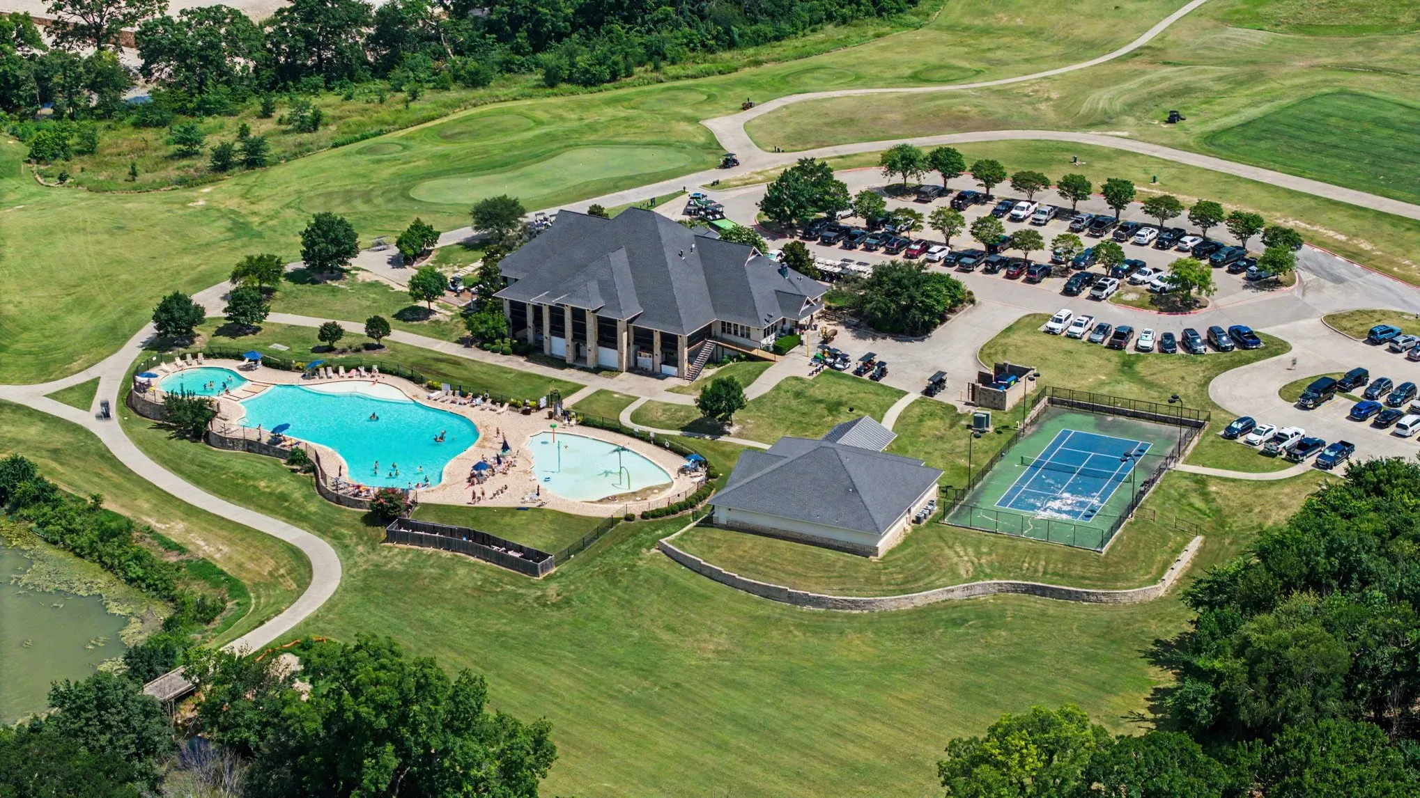 Single Family Residence For Sale in Grayson County , 2016 Fox Bend Trace, Gunter, Texas 75058, 4 Bedroom, 4 Bathroom, 3 Garage spaces, 3,308 Sqft, built in 2014, mls#21310646, Real Estate Agent in Gunter, Homes For Sale in Grayson county, Homes For Sale in Gunter, Realtor in Gunter Texas, Real Estate Brokerage Independent Realty Texas, Luminita Cordes Realtor