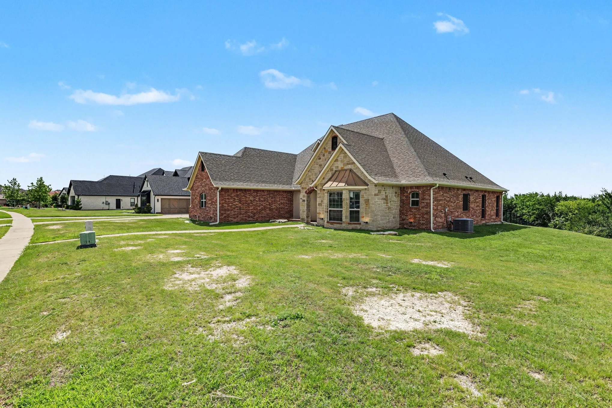 Single Family Residence For Sale in Grayson County , 2016 Fox Bend Trace, Gunter, Texas 75058, 4 Bedroom, 4 Bathroom, 3 Garage spaces, 3,308 Sqft, built in 2014, mls#21310646, Real Estate Agent in Gunter, Homes For Sale in Grayson county, Homes For Sale in Gunter, Realtor in Gunter Texas, Real Estate Brokerage Independent Realty Texas, Luminita Cordes Realtor