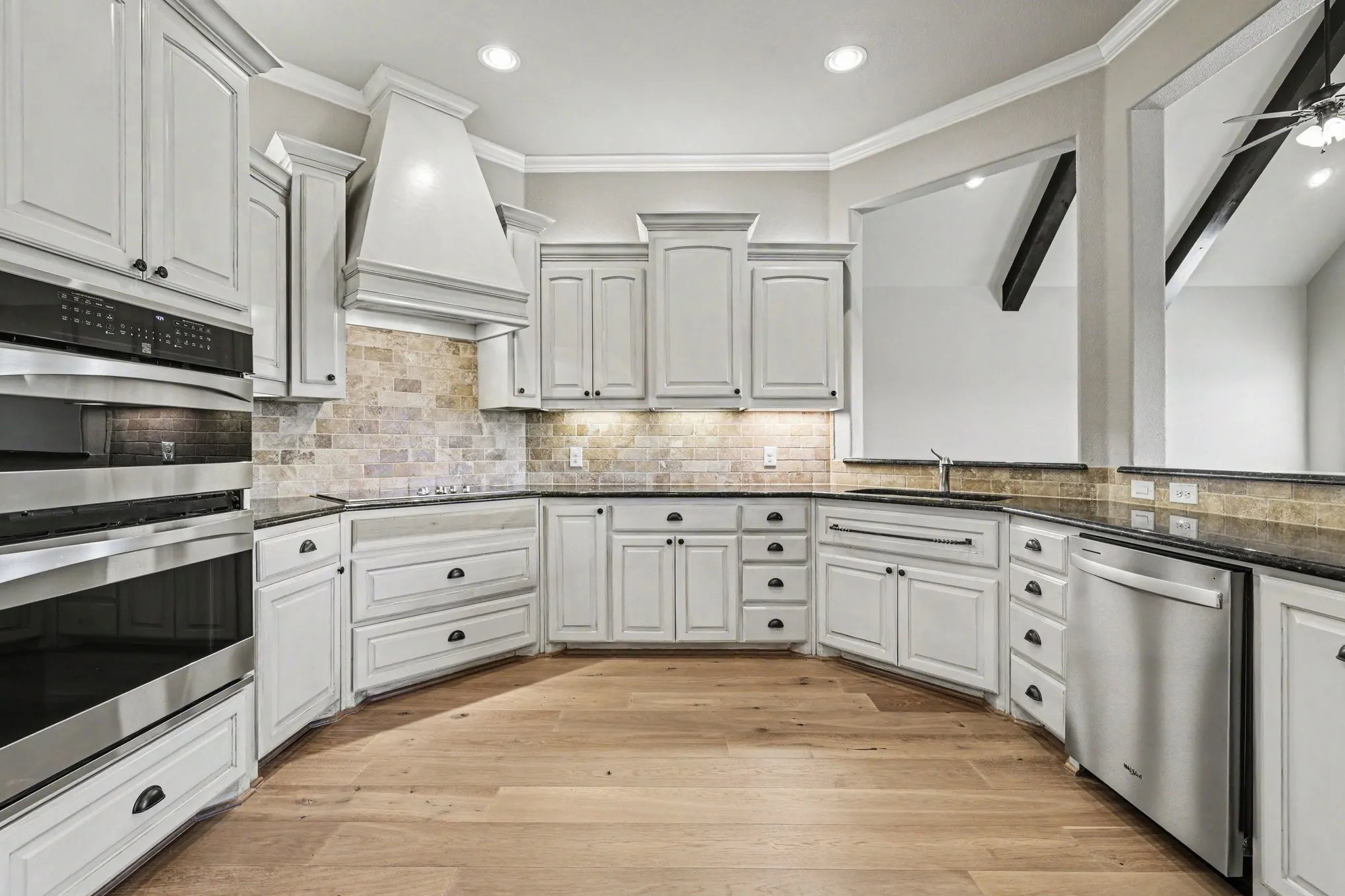 Single Family Residence For Sale in Grayson County , 2016 Fox Bend Trace, Gunter, Texas 75058, 4 Bedroom, 4 Bathroom, 3 Garage spaces, 3,308 Sqft, built in 2014, mls#21310646, Real Estate Agent in Gunter, Homes For Sale in Grayson county, Homes For Sale in Gunter, Realtor in Gunter Texas, Real Estate Brokerage Independent Realty Texas, Luminita Cordes Realtor