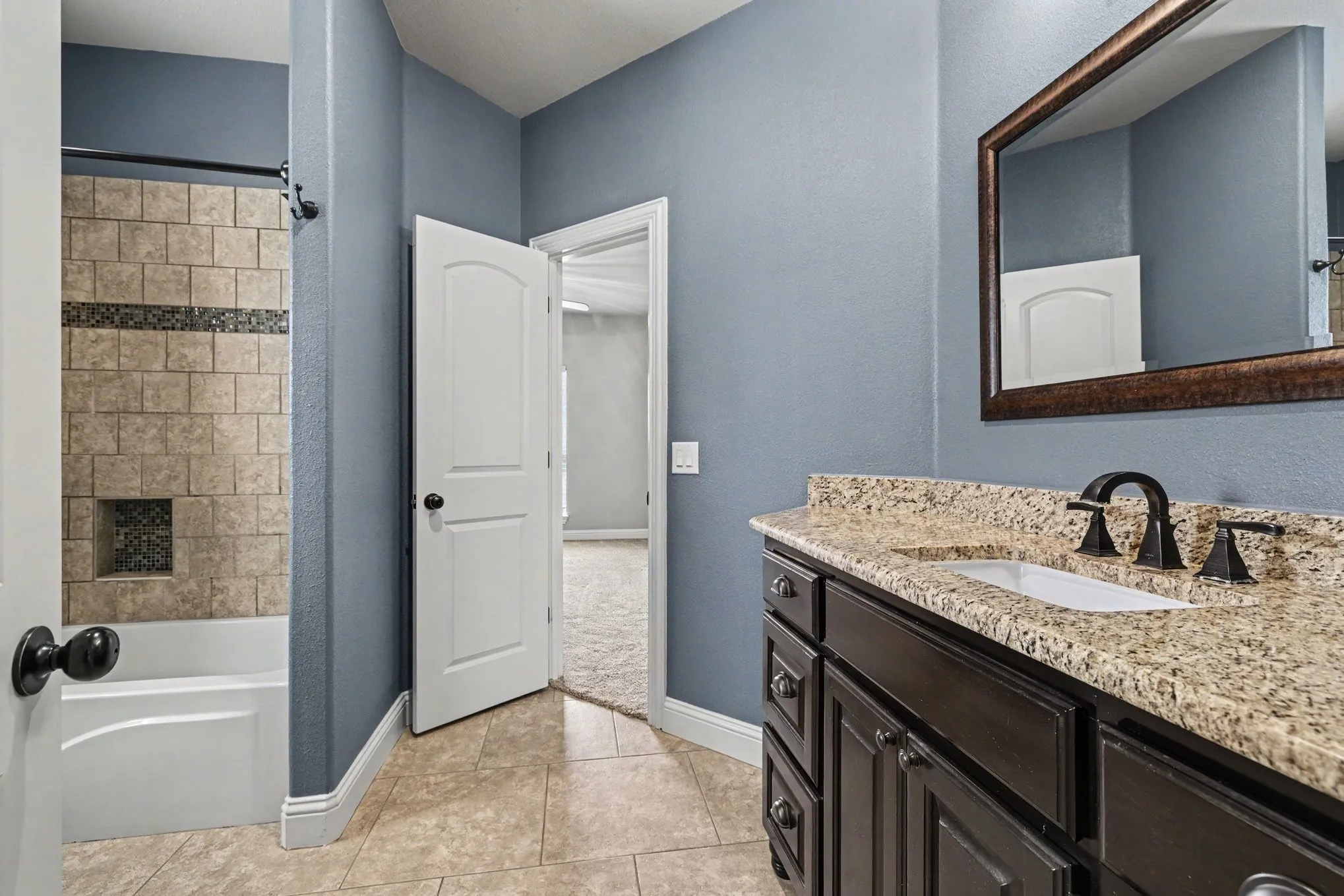 Single Family Residence For Sale in Grayson County , 2016 Fox Bend Trace, Gunter, Texas 75058, 4 Bedroom, 4 Bathroom, 3 Garage spaces, 3,308 Sqft, built in 2014, mls#21310646, Real Estate Agent in Gunter, Homes For Sale in Grayson county, Homes For Sale in Gunter, Realtor in Gunter Texas, Real Estate Brokerage Independent Realty Texas, Luminita Cordes Realtor