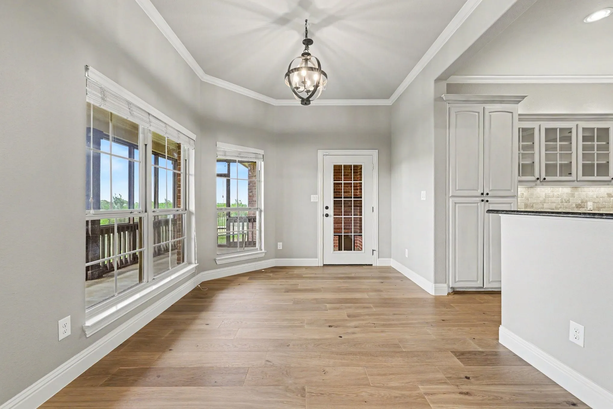 Single Family Residence For Sale in Grayson County , 2016 Fox Bend Trace, Gunter, Texas 75058, 4 Bedroom, 4 Bathroom, 3 Garage spaces, 3,308 Sqft, built in 2014, mls#21310646, Real Estate Agent in Gunter, Homes For Sale in Grayson county, Homes For Sale in Gunter, Realtor in Gunter Texas, Real Estate Brokerage Independent Realty Texas, Luminita Cordes Realtor