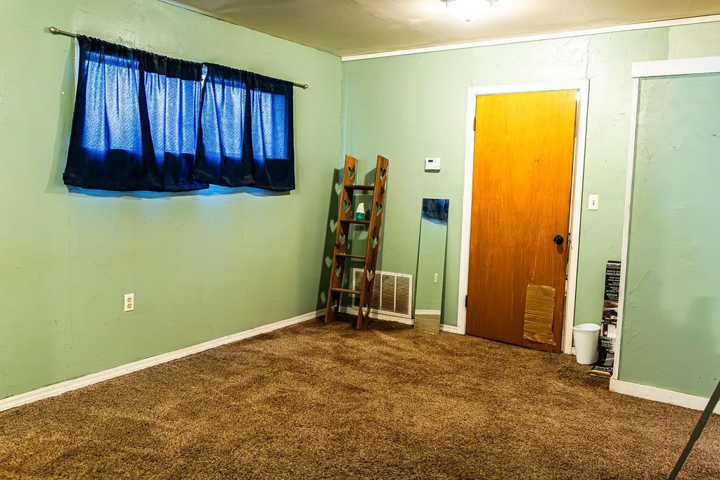 Single Family Residence For Sale in Jones County , 325 NW Avenue I, Hamlin, Texas 79520, 3 Bedroom, 2 Bathroom, Garage spaces, 1,210 Sqft, built in 1950, mls#21311359, Real Estate Agent in Hamlin, Homes For Sale in Jones county, Homes For Sale in Hamlin, Realtor in Hamlin Texas, Real Estate Brokerage Independent Realty Texas, Luminita Cordes Realtor