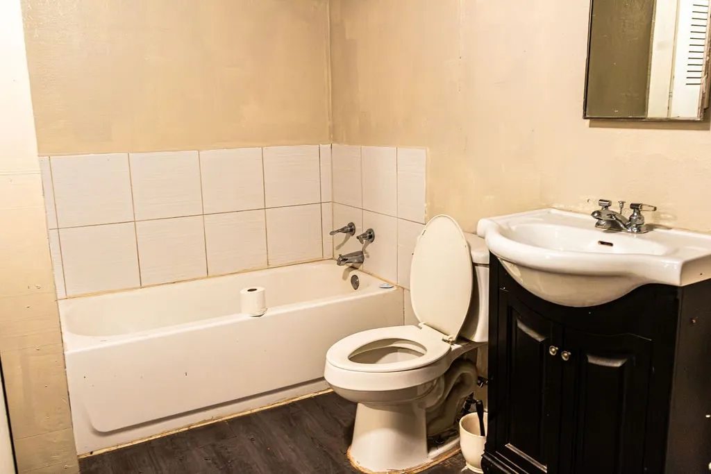 Single Family Residence For Sale in Jones County , 325 NW Avenue I, Hamlin, Texas 79520, 3 Bedroom, 2 Bathroom, Garage spaces, 1,210 Sqft, built in 1950, mls#21311359, Real Estate Agent in Hamlin, Homes For Sale in Jones county, Homes For Sale in Hamlin, Realtor in Hamlin Texas, Real Estate Brokerage Independent Realty Texas, Luminita Cordes Realtor