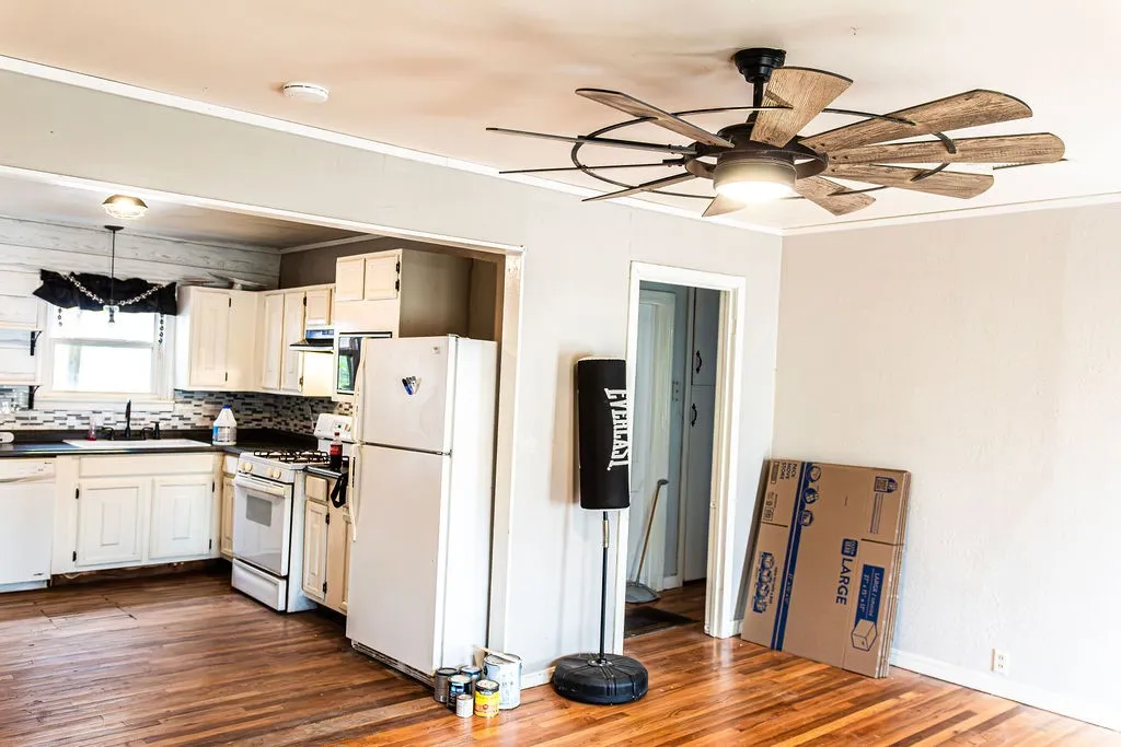 Single Family Residence For Sale in Jones County , 325 NW Avenue I, Hamlin, Texas 79520, 3 Bedroom, 2 Bathroom, Garage spaces, 1,210 Sqft, built in 1950, mls#21311359, Real Estate Agent in Hamlin, Homes For Sale in Jones county, Homes For Sale in Hamlin, Realtor in Hamlin Texas, Real Estate Brokerage Independent Realty Texas, Luminita Cordes Realtor