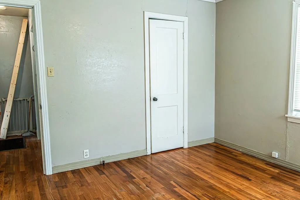 Single Family Residence For Sale in Jones County , 325 NW Avenue I, Hamlin, Texas 79520, 3 Bedroom, 2 Bathroom, Garage spaces, 1,210 Sqft, built in 1950, mls#21311359, Real Estate Agent in Hamlin, Homes For Sale in Jones county, Homes For Sale in Hamlin, Realtor in Hamlin Texas, Real Estate Brokerage Independent Realty Texas, Luminita Cordes Realtor