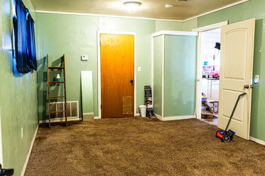 Single Family Residence For Sale in Jones County , 325 NW Avenue I, Hamlin, Texas 79520, 3 Bedroom, 2 Bathroom, Garage spaces, 1,210 Sqft, built in 1950, mls#21311359, Real Estate Agent in Hamlin, Homes For Sale in Jones county, Homes For Sale in Hamlin, Realtor in Hamlin Texas, Real Estate Brokerage Independent Realty Texas, Luminita Cordes Realtor