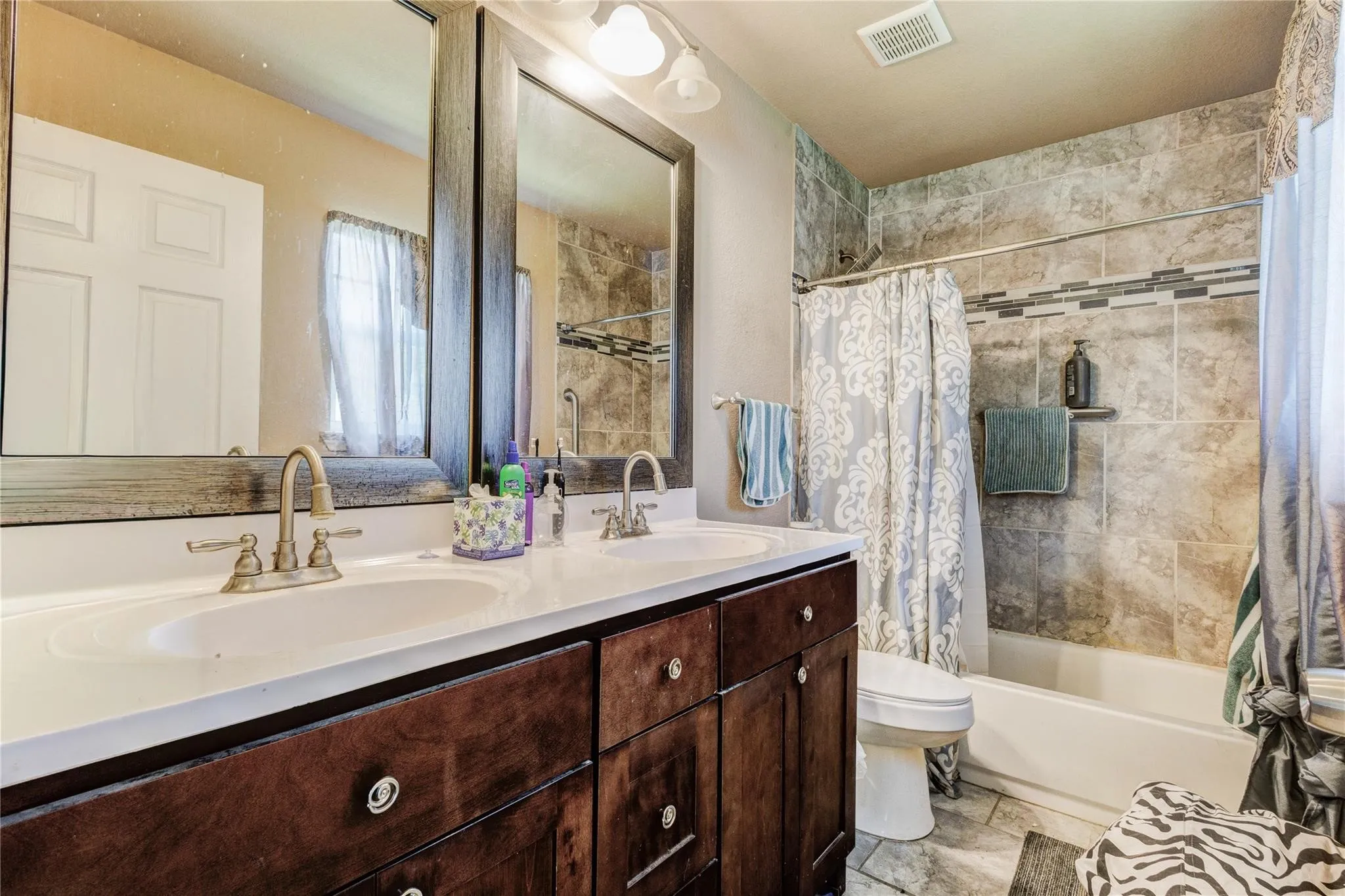 Single Family Residence For Rent in Tarrant County , 104 Richard Lane, Azle, Texas 76020, 3 Bedroom, 2 Bathroom, 2 Garage spaces, 1,248 Sqft, built in 2017, mls#21311416, Real Estate Agent in Azle, Homes For Rent in Tarrant county, Homes For Rent in Azle, Realtor in Azle Texas, Real Estate Brokerage Independent Realty Texas, Luminita Cordes Realtor