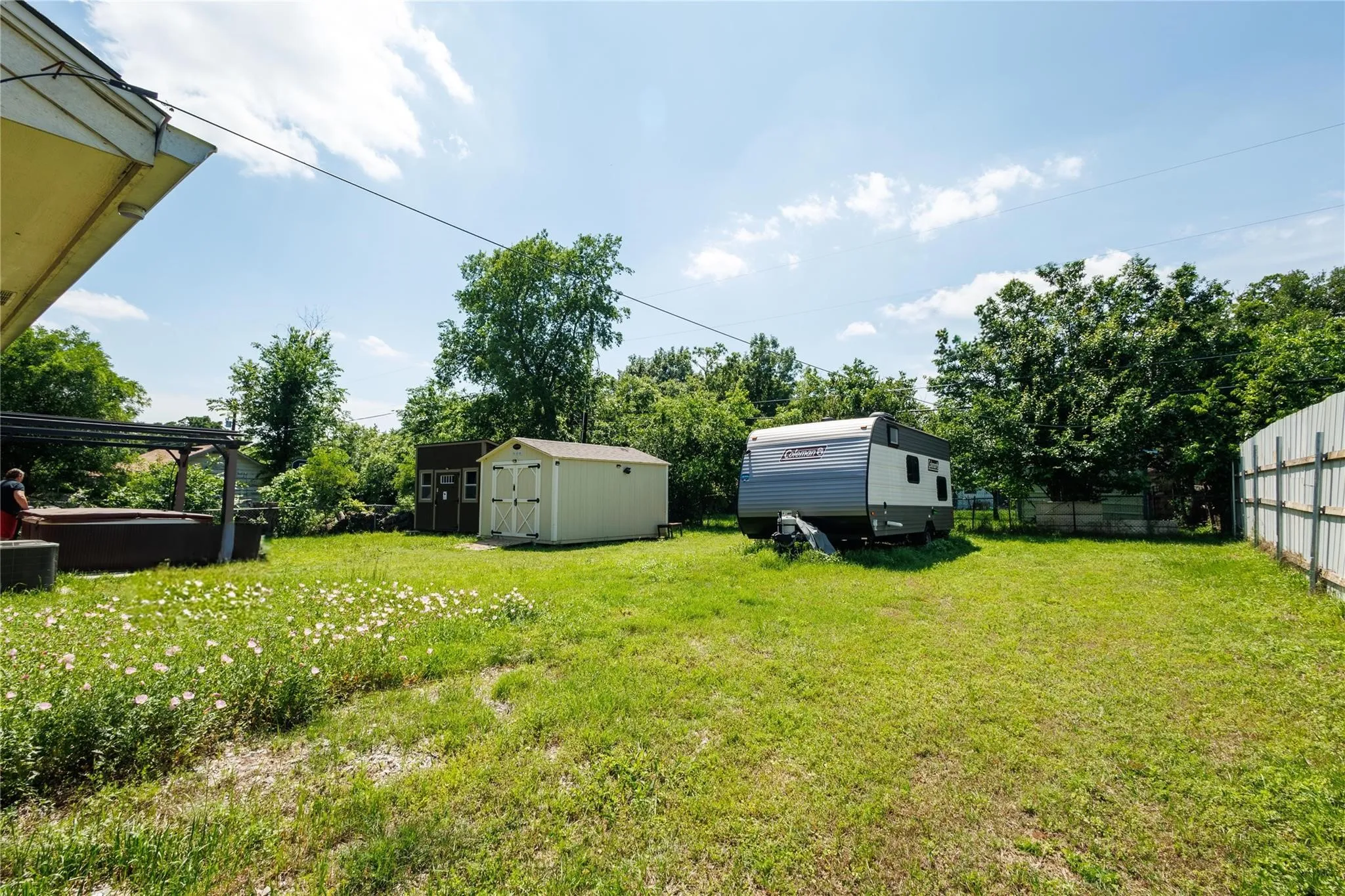 Single Family Residence For Rent in Tarrant County , 104 Richard Lane, Azle, Texas 76020, 3 Bedroom, 2 Bathroom, 2 Garage spaces, 1,248 Sqft, built in 2017, mls#21311416, Real Estate Agent in Azle, Homes For Rent in Tarrant county, Homes For Rent in Azle, Realtor in Azle Texas, Real Estate Brokerage Independent Realty Texas, Luminita Cordes Realtor