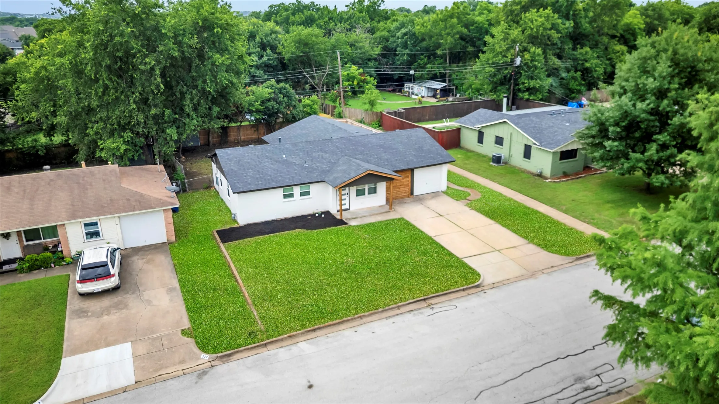 Single Family Residence For Sale in Johnson County , 341 Lena Lane, Burleson, Texas 76028, 4 Bedroom, 2 Bathroom, Garage spaces, 1,557 Sqft, built in 1962, mls#21311422, Real Estate Agent in Burleson, Homes For Sale in Johnson county, Homes For Sale in Burleson, Realtor in Burleson Texas, Real Estate Brokerage Independent Realty Texas, Luminita Cordes Realtor