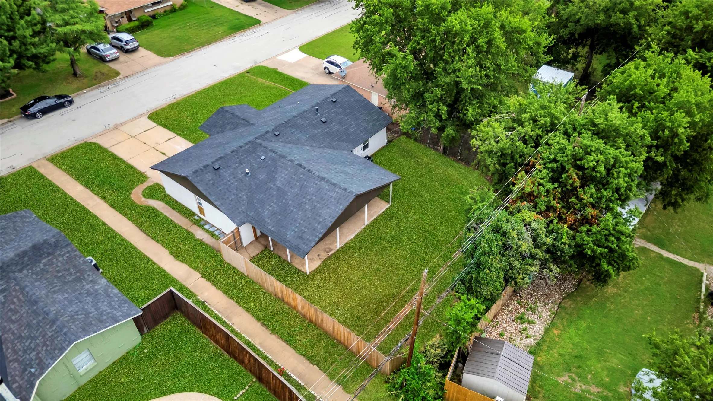 Single Family Residence For Sale in Johnson County , 341 Lena Lane, Burleson, Texas 76028, 4 Bedroom, 2 Bathroom, Garage spaces, 1,557 Sqft, built in 1962, mls#21311422, Real Estate Agent in Burleson, Homes For Sale in Johnson county, Homes For Sale in Burleson, Realtor in Burleson Texas, Real Estate Brokerage Independent Realty Texas, Luminita Cordes Realtor