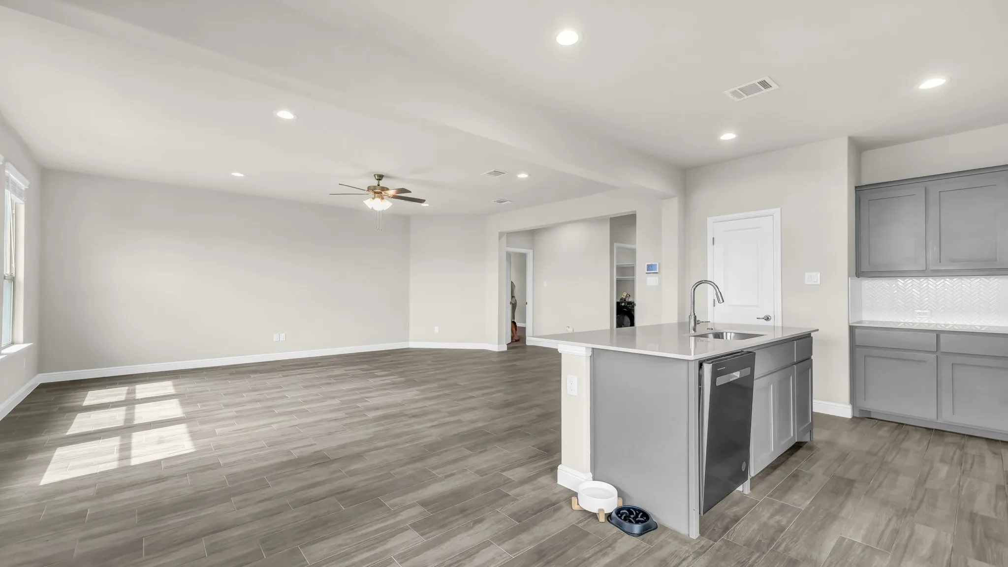 Single Family Residence For Sale in Parker County , 2328 Briscoe Ranch Drive, Weatherford, Texas 76087, 3 Bedroom, 2 Bathroom, 2 Garage spaces, 1,676 Sqft, built in 2022, mls#21310244, Real Estate Agent in Weatherford, Homes For Sale in Parker county, Homes For Sale in Weatherford, Realtor in Weatherford Texas, Real Estate Brokerage Independent Realty Texas, Luminita Cordes Realtor