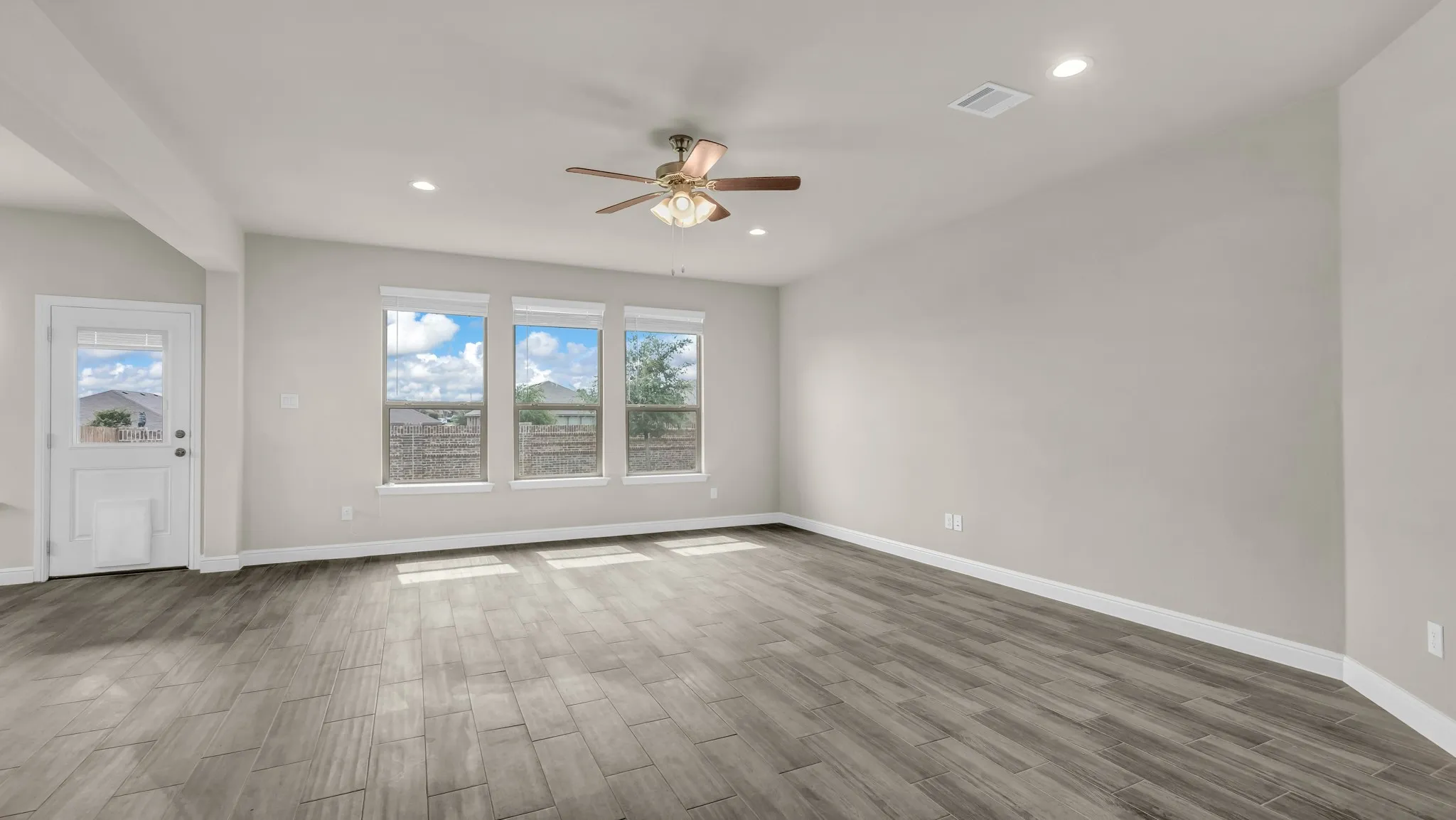 Single Family Residence For Sale in Parker County , 2328 Briscoe Ranch Drive, Weatherford, Texas 76087, 3 Bedroom, 2 Bathroom, 2 Garage spaces, 1,676 Sqft, built in 2022, mls#21310244, Real Estate Agent in Weatherford, Homes For Sale in Parker county, Homes For Sale in Weatherford, Realtor in Weatherford Texas, Real Estate Brokerage Independent Realty Texas, Luminita Cordes Realtor