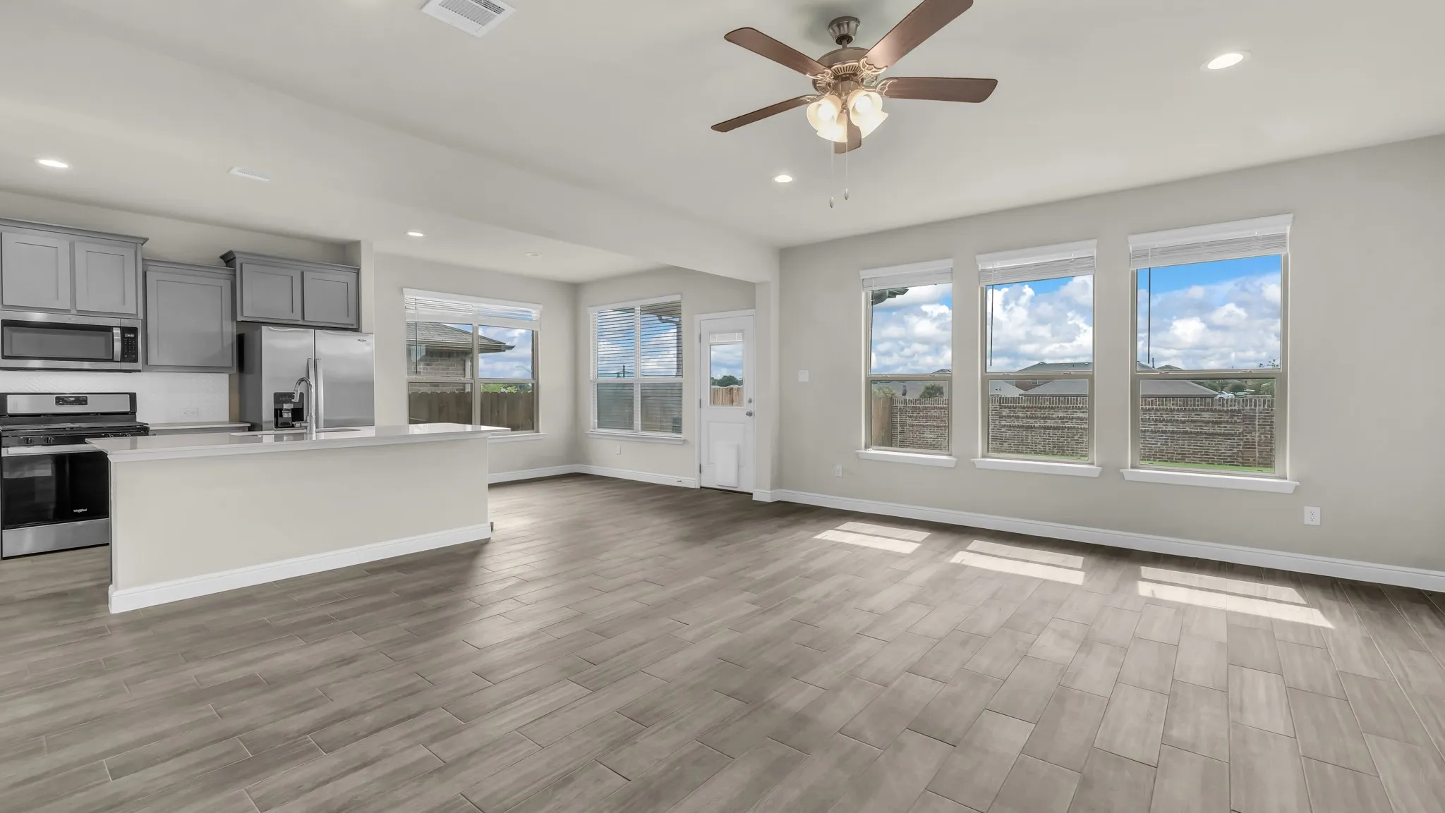 Single Family Residence For Sale in Parker County , 2328 Briscoe Ranch Drive, Weatherford, Texas 76087, 3 Bedroom, 2 Bathroom, 2 Garage spaces, 1,676 Sqft, built in 2022, mls#21310244, Real Estate Agent in Weatherford, Homes For Sale in Parker county, Homes For Sale in Weatherford, Realtor in Weatherford Texas, Real Estate Brokerage Independent Realty Texas, Luminita Cordes Realtor